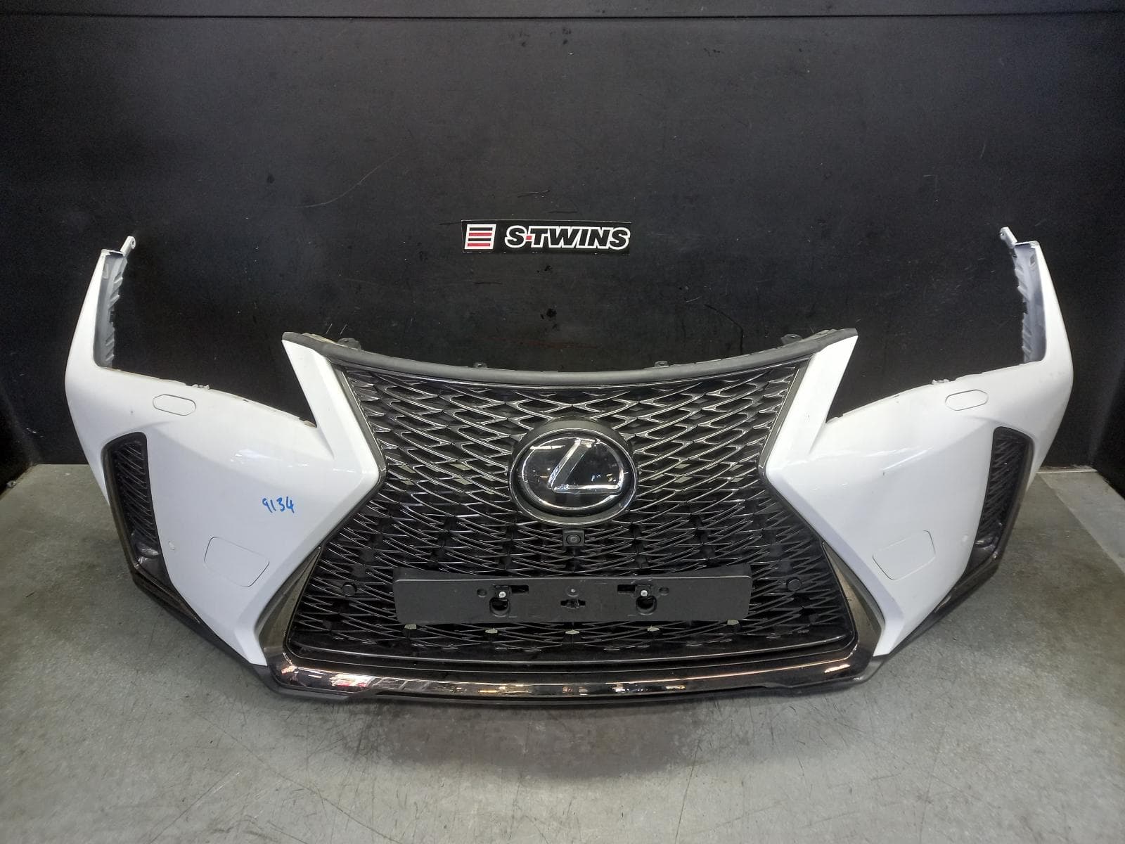 Used auto part listing image: 2019 LEXUS UX FRONT BUMPER BUMPER BAR (2 PIECE), F SPORT, W/ PARK SENSOR & H/LAMP WASHERS TYPE, X10, 10/18- 0000405668