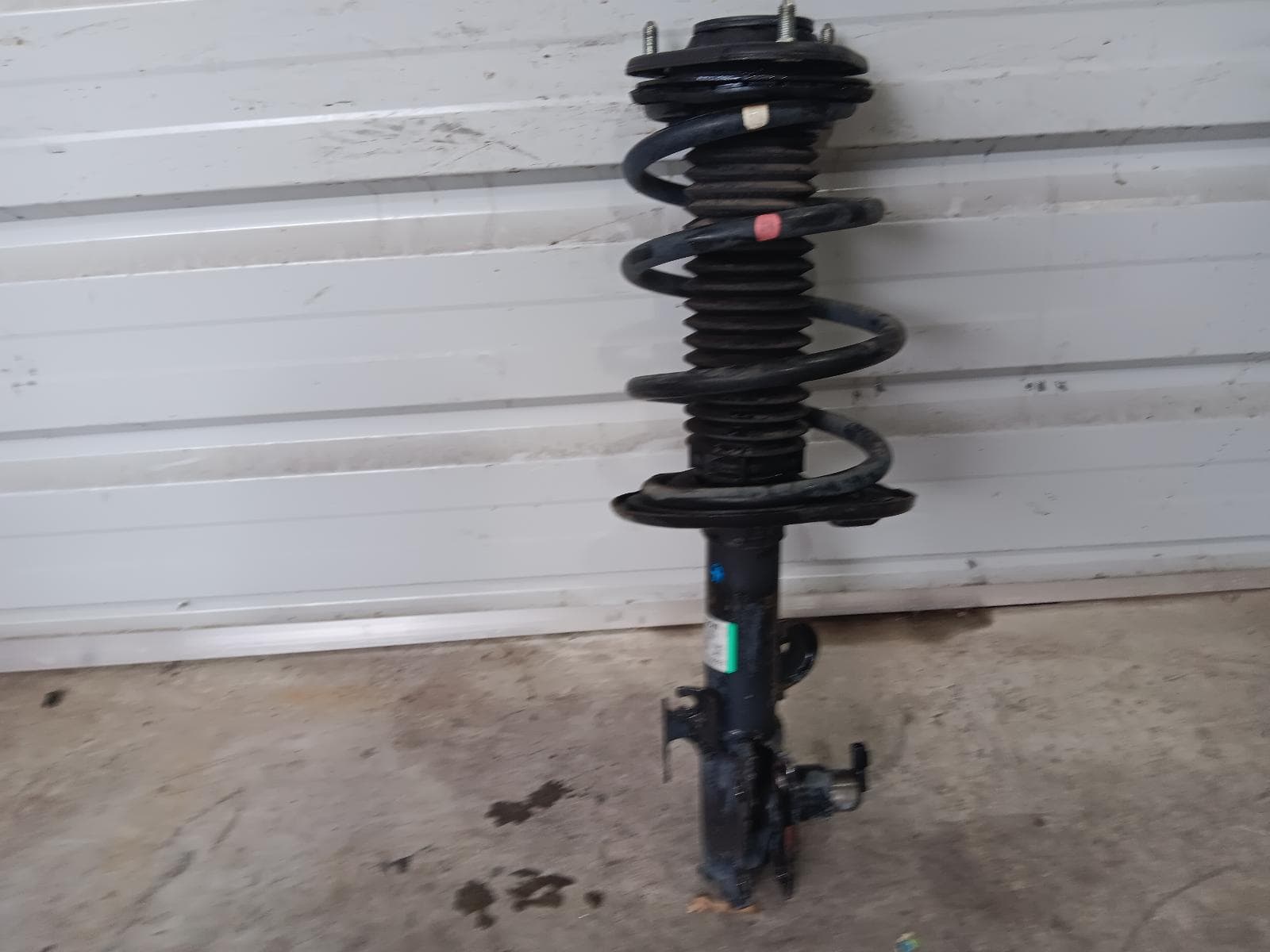 Used auto part listing image: 2015 LEXUS NX RIGHT FRONT STRUT AGZ/AYZ#, LUXURY, HYBRID TYPE, 02/14-12/21 0000351244