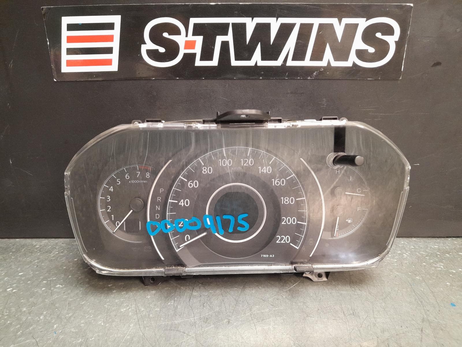 Used auto part listing image: 2013 HONDA CRV INSTRUMENTCLUSTER INSTRUMENT CLUSTER, PETROL, AUTO T/M, RM, 11/12-04/17 0000375243