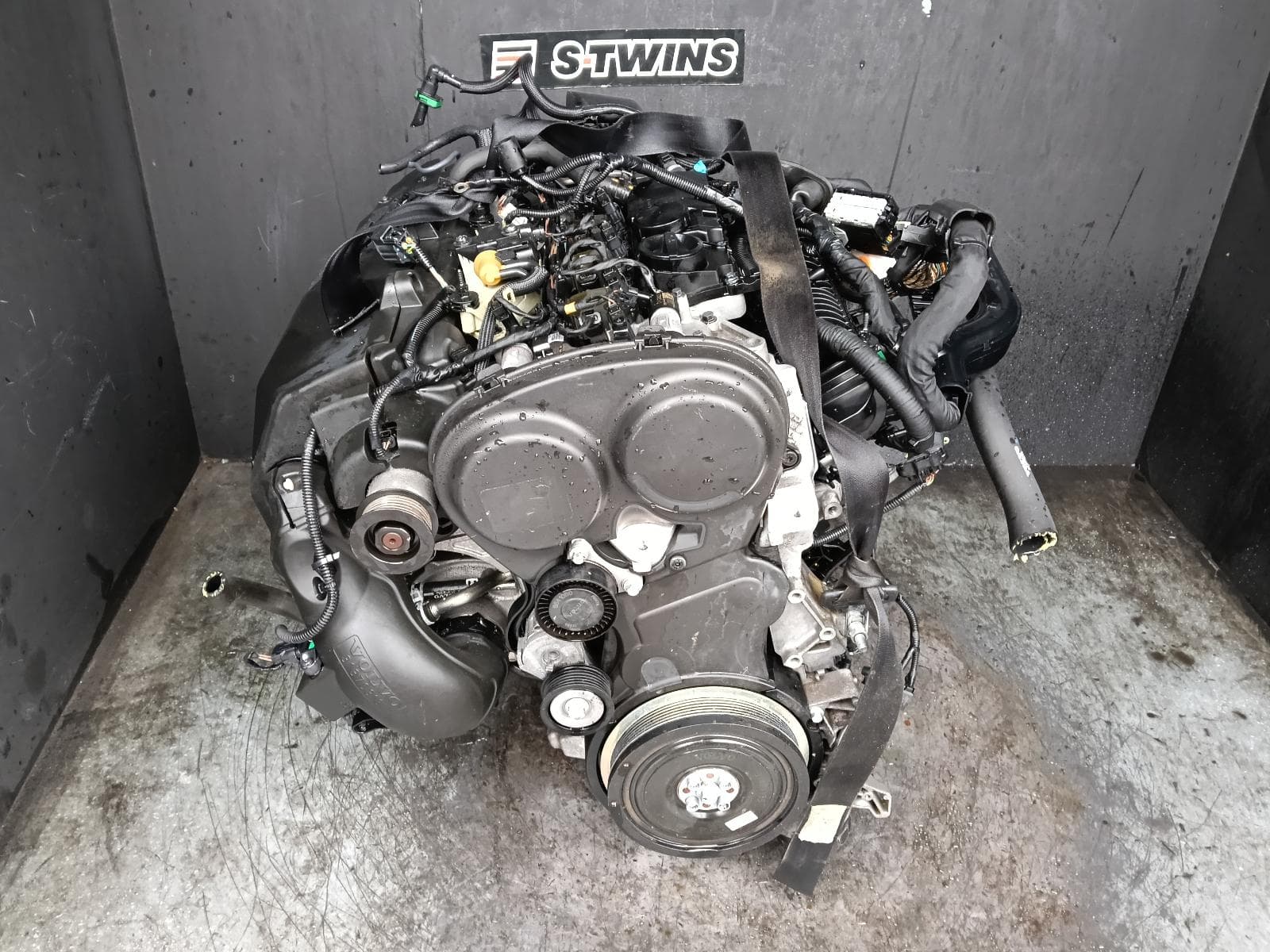 Used auto part listing image: 2015 VOLVO XC90 ENGINE PETROL, 2.0, B4204T27, TURBO-S/CHARGED, VIN LFA2, Mk2, 04/15-07/21 0000398582