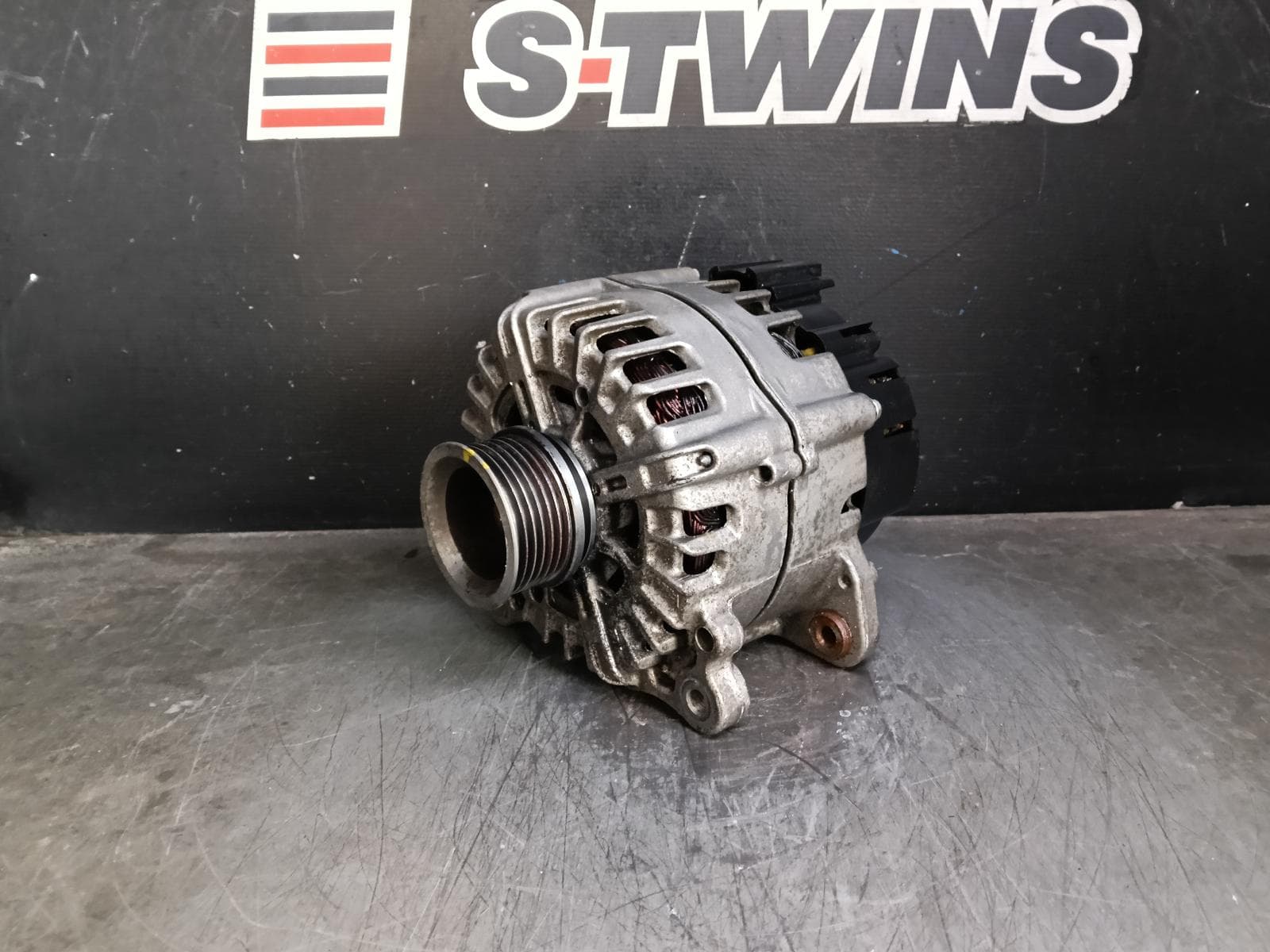 Used auto part listing image: 2013 AUDI Q7 ALTERNATOR PETROL, 3.0, 4L, 01/13-08/15 0000401212