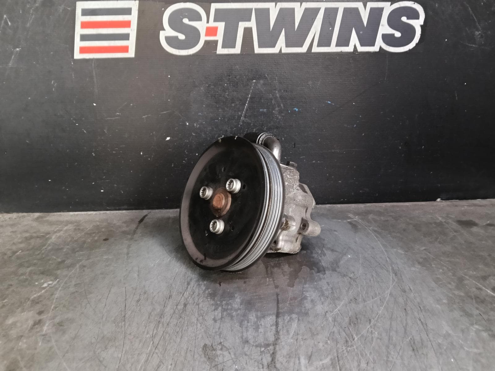 Used auto part listing image: 2013 AUDI Q7 STEERING PUMP PETROL, 3.0, S/CHARGED, 4L, 09/10-08/15 0000401215