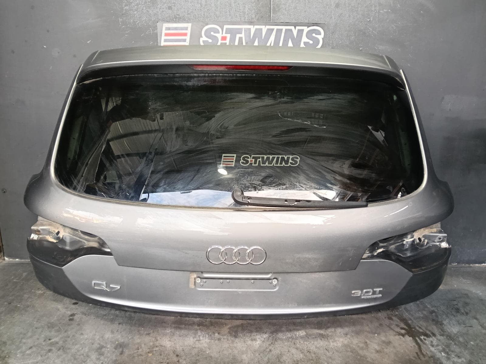 Used auto part listing image: 2013 AUDI Q7 BOOTLID TAILGATE TAILGATE, 4L, 10/09-08/15 0000401144