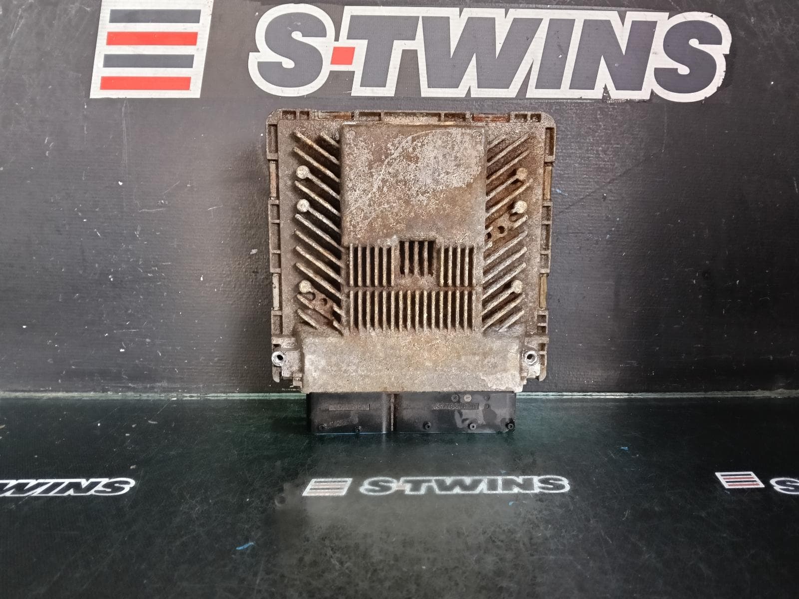 Used auto part listing image: 2013 AUDI Q7 ENGINE ECU, 3.0, PETROL, CJTB CODE, ECU ONLY, 4L, 09/10-08/15 0000401223