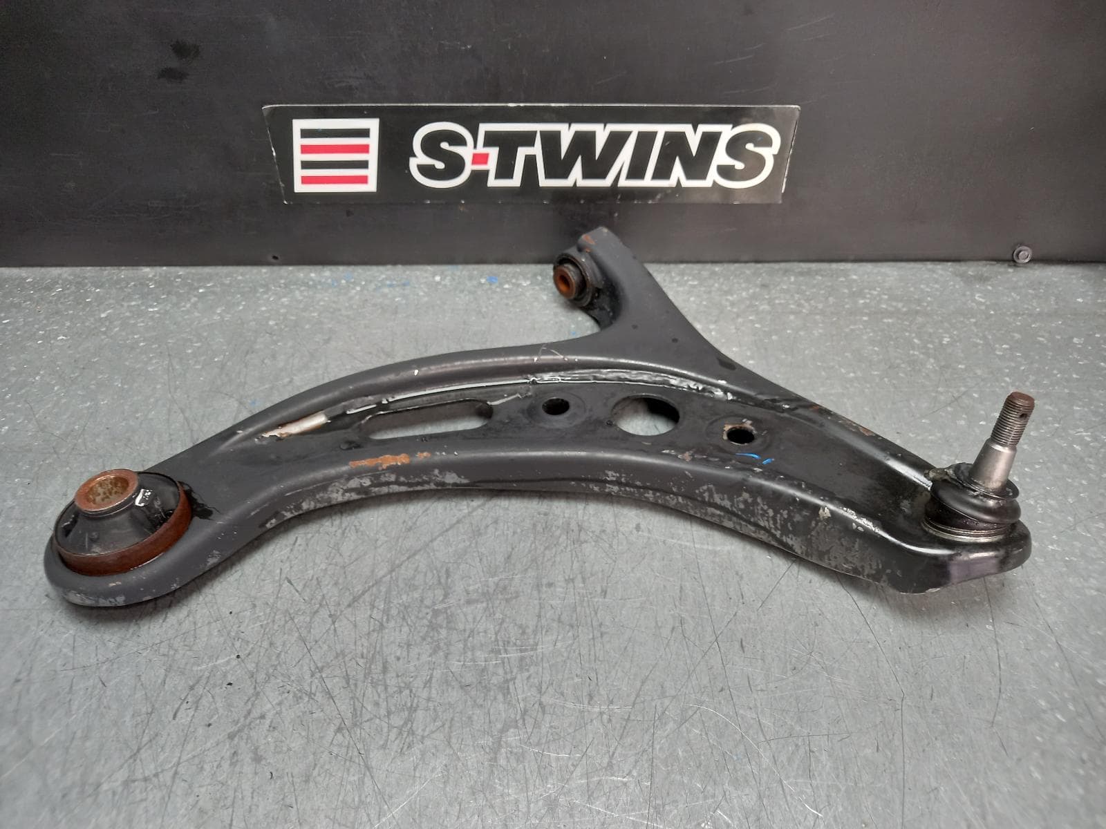 Used auto part listing image: 2016 SUBARU BRZ LEFT FRONT LOWER CONTROL ARM Z1, 07/12-09/21 0000373761