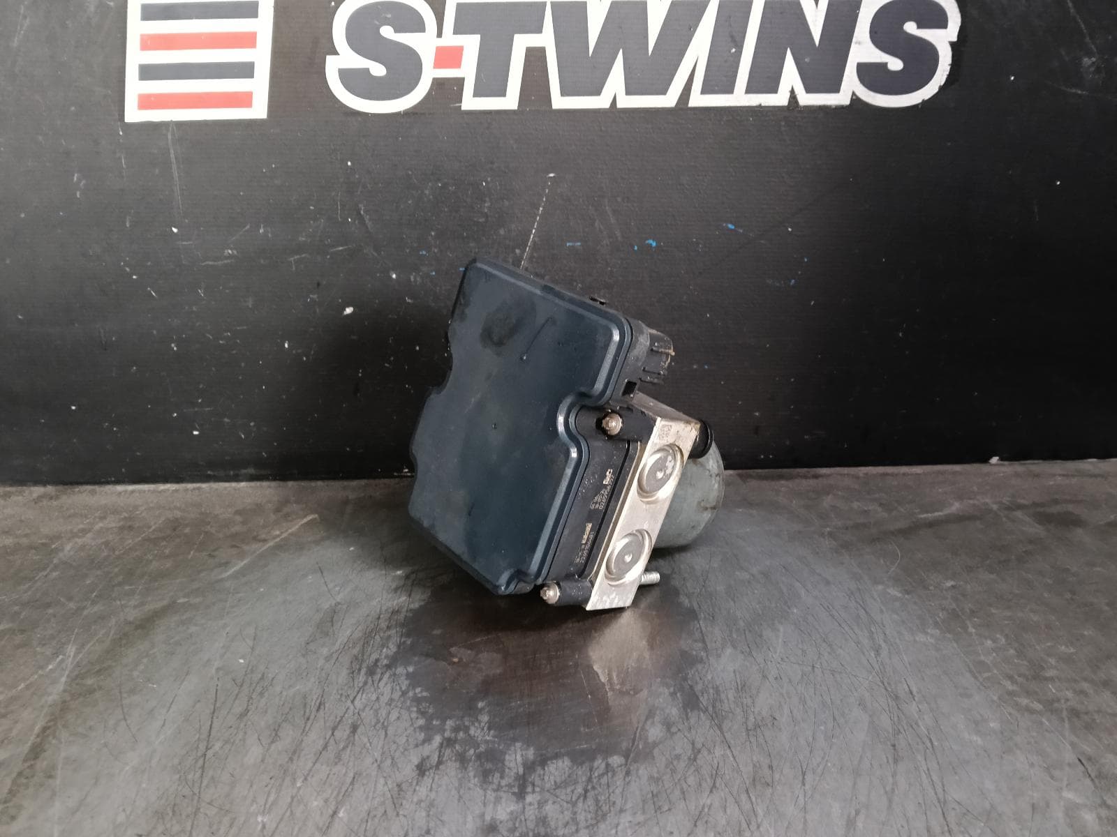 Used auto part listing image: 2018 PEUGEOT 3008 ABS PUMP MODULATOR P84, 10/16-12/23 0000402038