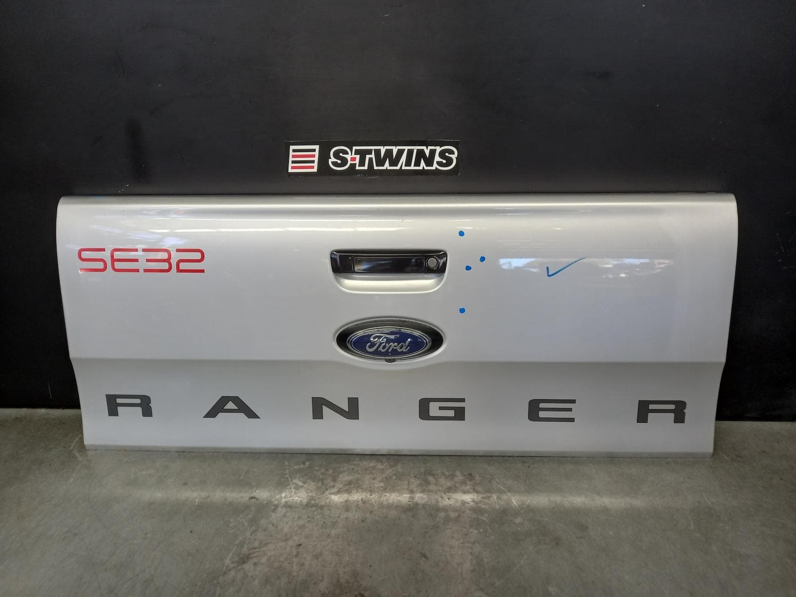 Used auto part listing image: 2018 FORD RANGER BOOTLID TAILGATE TAILGATE, PX SERIES 3, W/ CAMERA, NON TONNEAU BUTTON TYPE, 06/18-04/22 0000355864