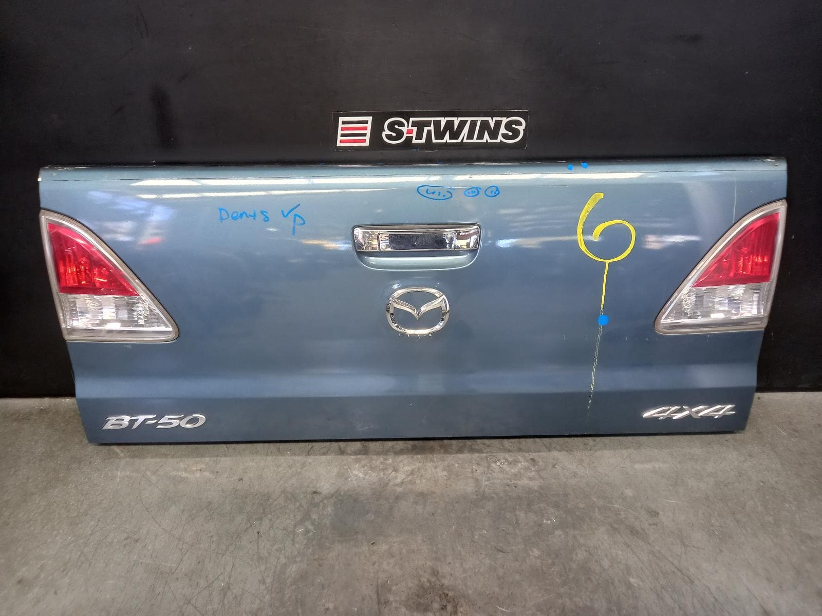 Used auto part listing image: 2012 MAZDA BT50 BOOTLID TAILGATE TAILGATE, UP, NON TONNEAU BUTTON TYPE, 10/11-08/15 0000356234