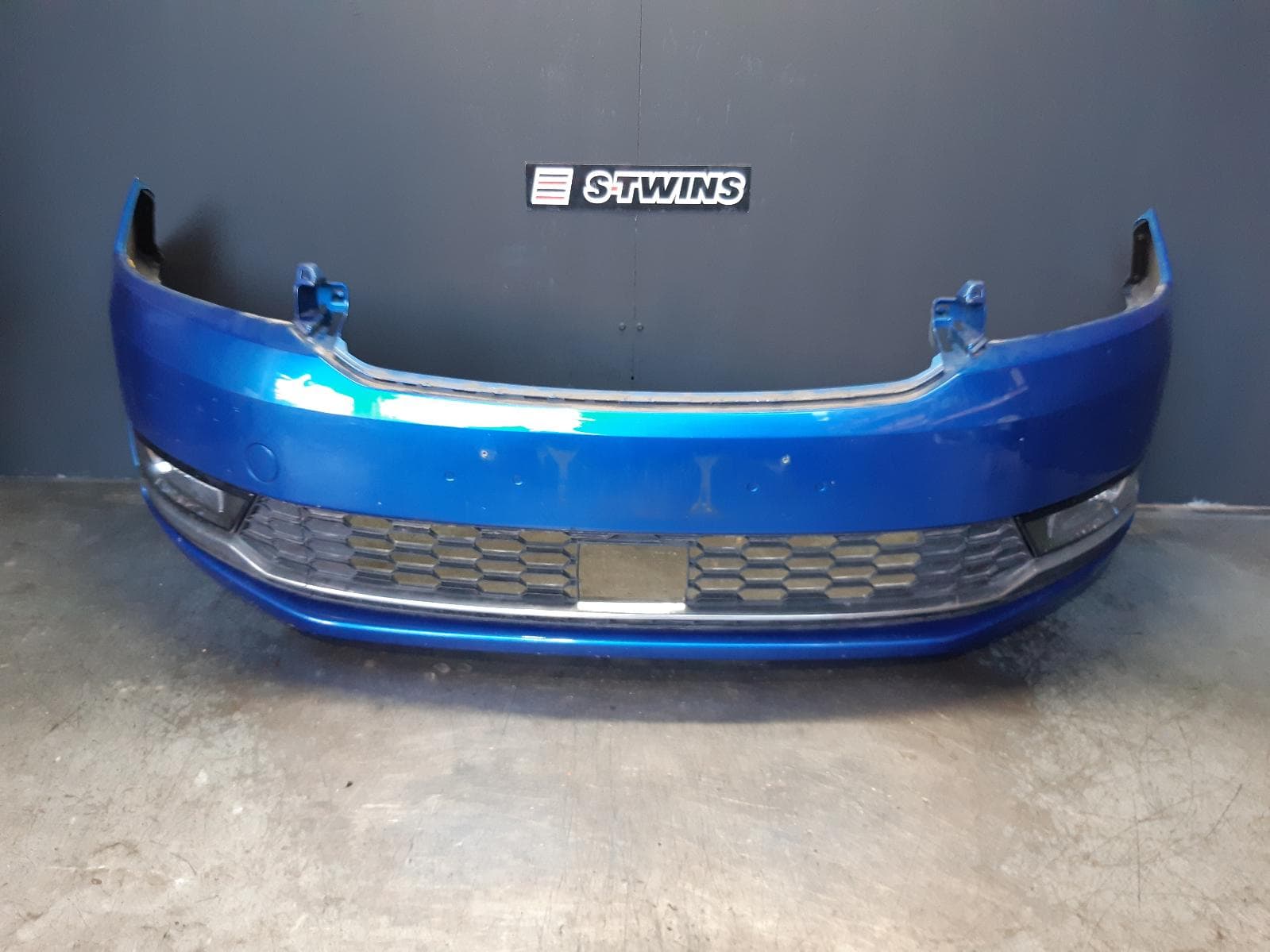 Used auto part listing image: 2019 SKODA RAPID FRONT BUMPER NH, 05/14-12/20 0000356357