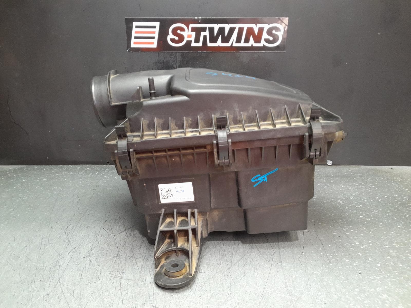 Used auto part listing image: 2019 FORD RANGER AIR CLEANER BOX PX SERIES 3, AIR CLEANER, DIESEL, 2.0, BI-TURBO, YN2S, 06/18-04/22 0000356805