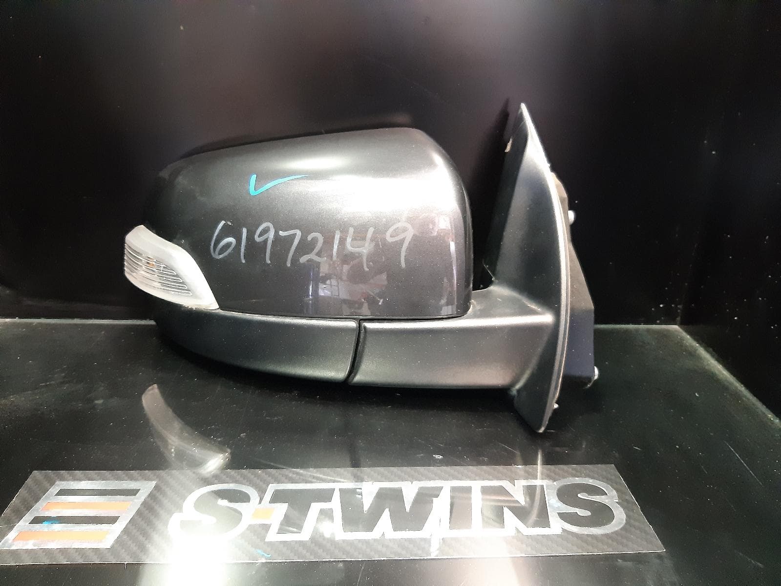 Used auto part listing image: 2019 FORD RANGER RIGHT DOOR MIRROR WILDTRAK, BOLDER GREY, POWER FOLD, W/ INDICATOR, PUDDLE LAMP & HEATED TYPE, PX SERIES 3, 06/18-04/22 0000356812