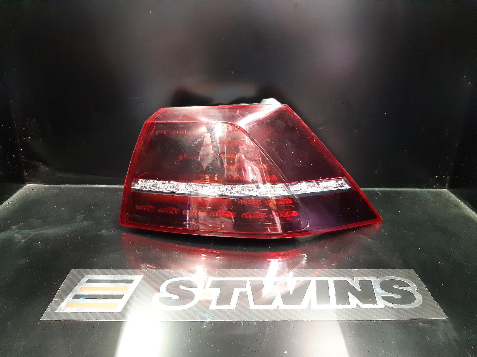 Used auto part listing image: 2015 VOLKSWAGEN GOLF RIGHT TAILLIGHT GEN 7, HATCH, R, LED TYPE, 11/12-03/17 0000357636