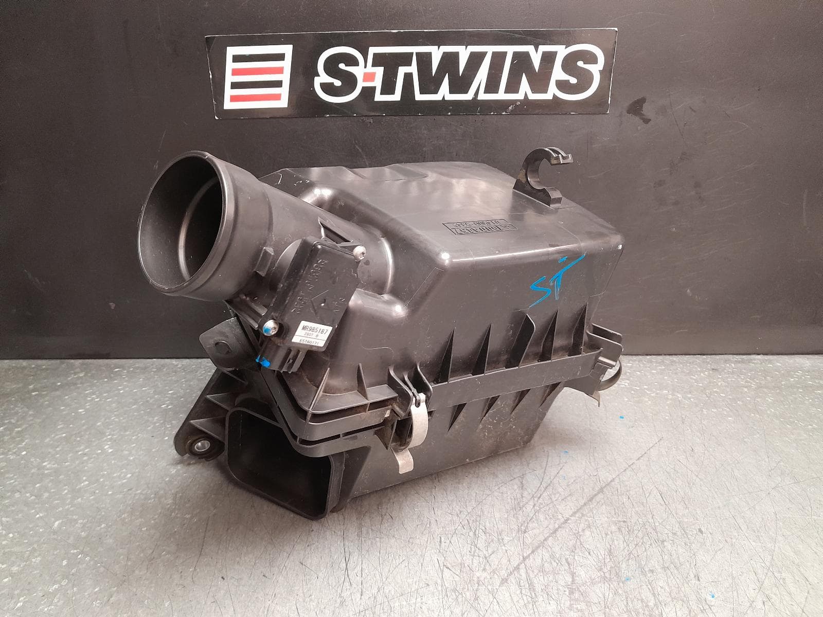 Used auto part listing image: 2012 MITSUBISHI LANCER AIR CLEANER BOX AIR CLEANER, CJ, 2.0, NON TURBO, 07/12-10/15 0000374793
