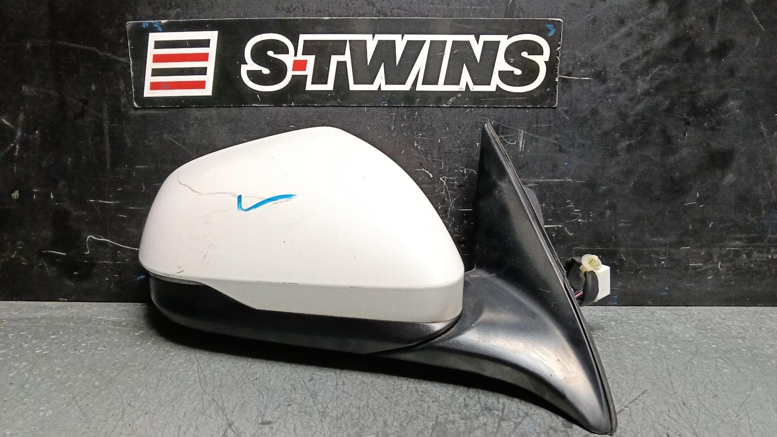 Used auto part listing image: 2017 HONDA HRV RIGHT DOOR MIRROR RU, VTi-L, POWER FOLD, NON CAMERA TYPE, 12/14-06/18 0000357568