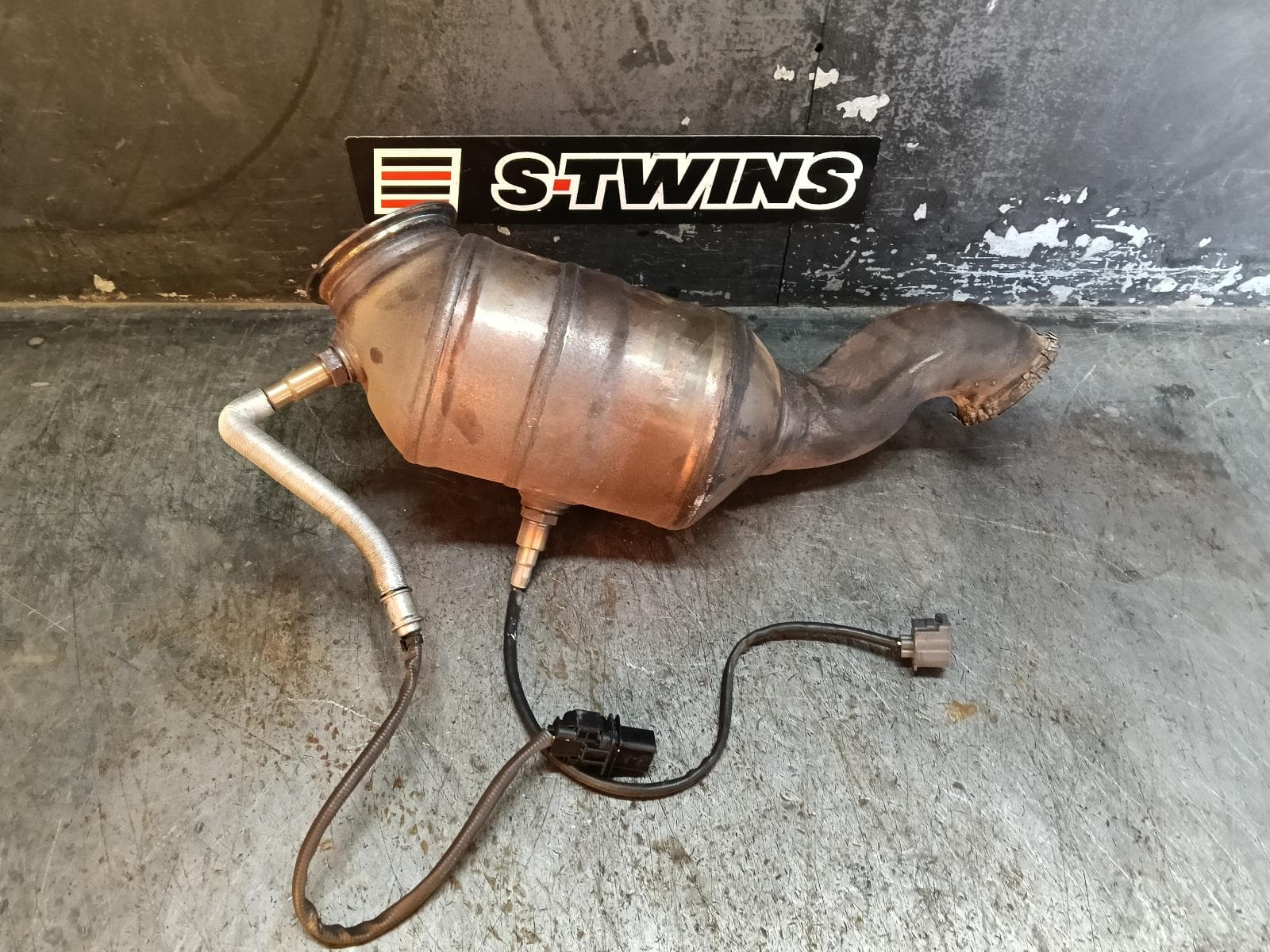 Used auto part listing image: 2015 MERCEDES GLC CLASS CATALYTIC CONVERTER X253/C253, 09/15-03/23 0000402831
