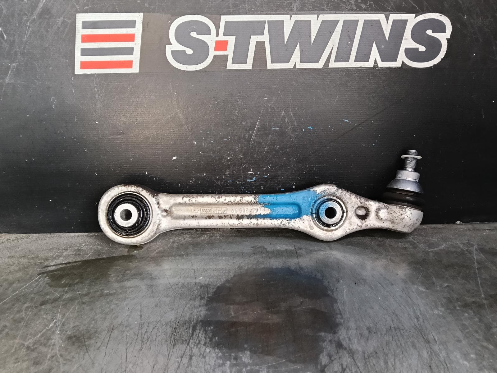 Used auto part listing image: 2015 MERCEDES GLC CLASS RIGHT FRONT LOWER CONTROL ARM REAR, STANDARD TYPE, X253/C253, 09/15-03/23 0000402844