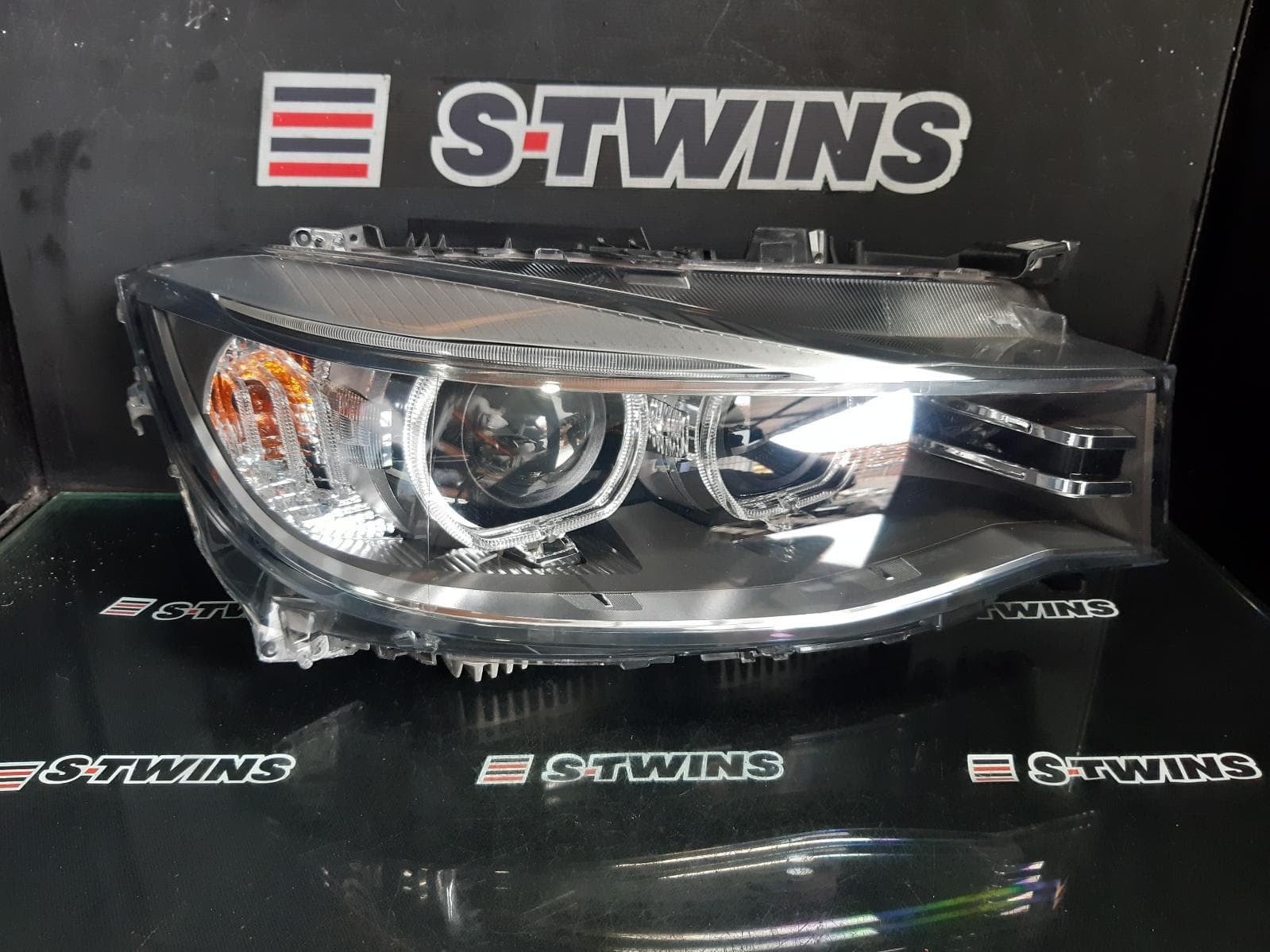 Used auto part listing image: 2014 BMW 3 SERIES RIGHT HEADLAMP F34, HATCH, XENON, NON ADAPTIVE TYPE, 03/13-11/20 0000369676