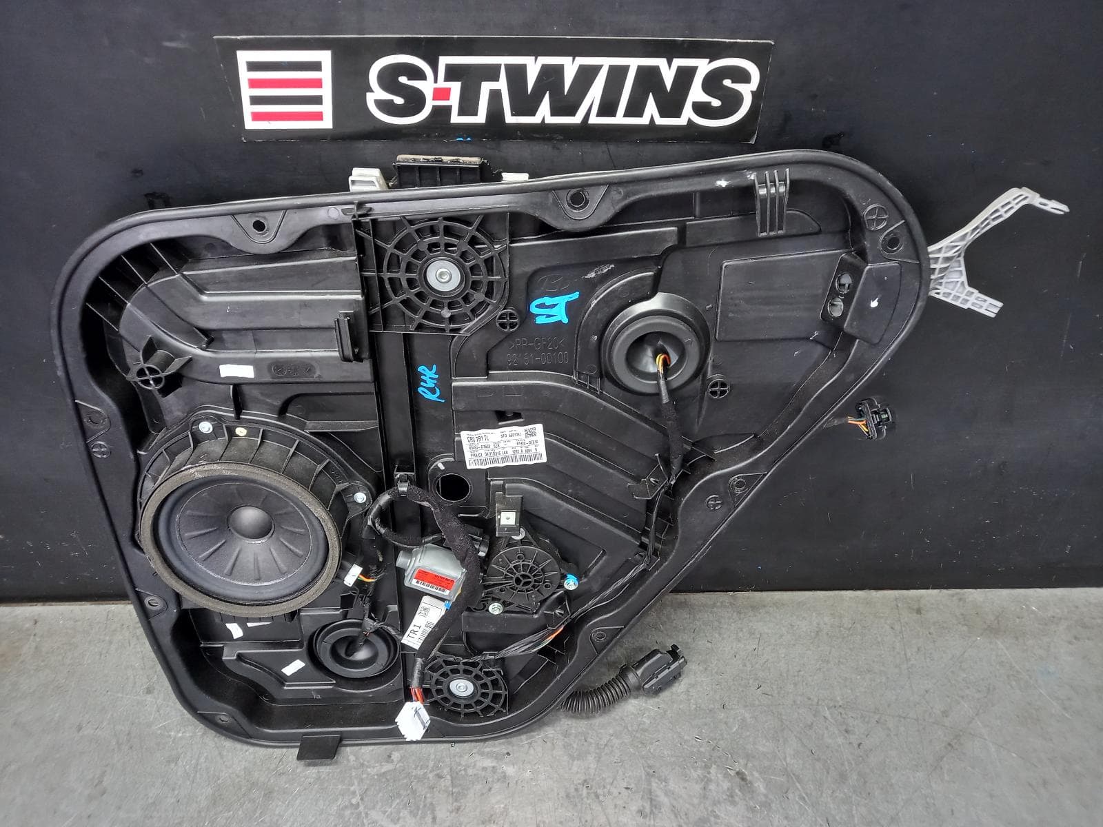 Used auto part listing image: 2017 HYUNDAI TUCSON RIGHT REAR WND REG MOTOR TL, DOOR REG ASSY (REG AND MOTOR), ACTIVE/ELITE/HIGHLANDER, 06/15-01/21 0000364118