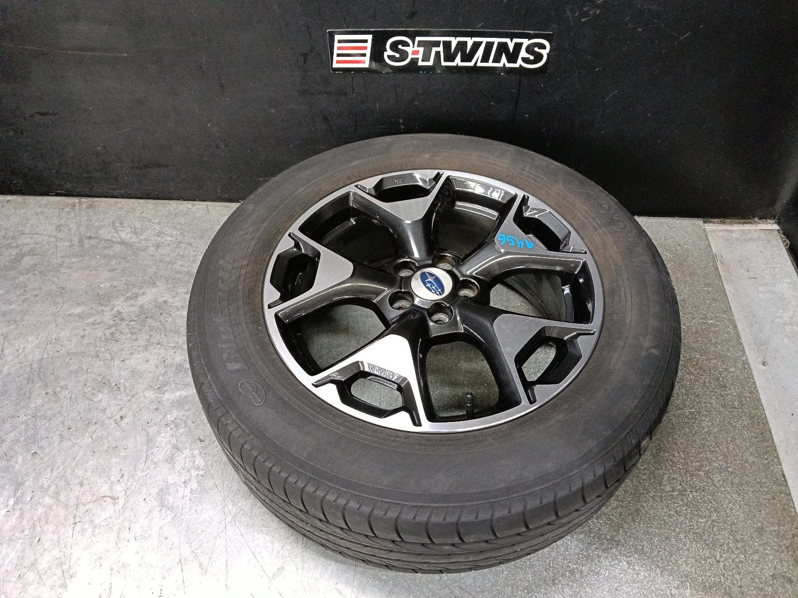 Used auto part listing image: 2019 SUBARU XV WHEEL MAG FACTORY, 18X7IN, 5 ROTOR SPOKE, G5X, 03/17-06/23 0000402760