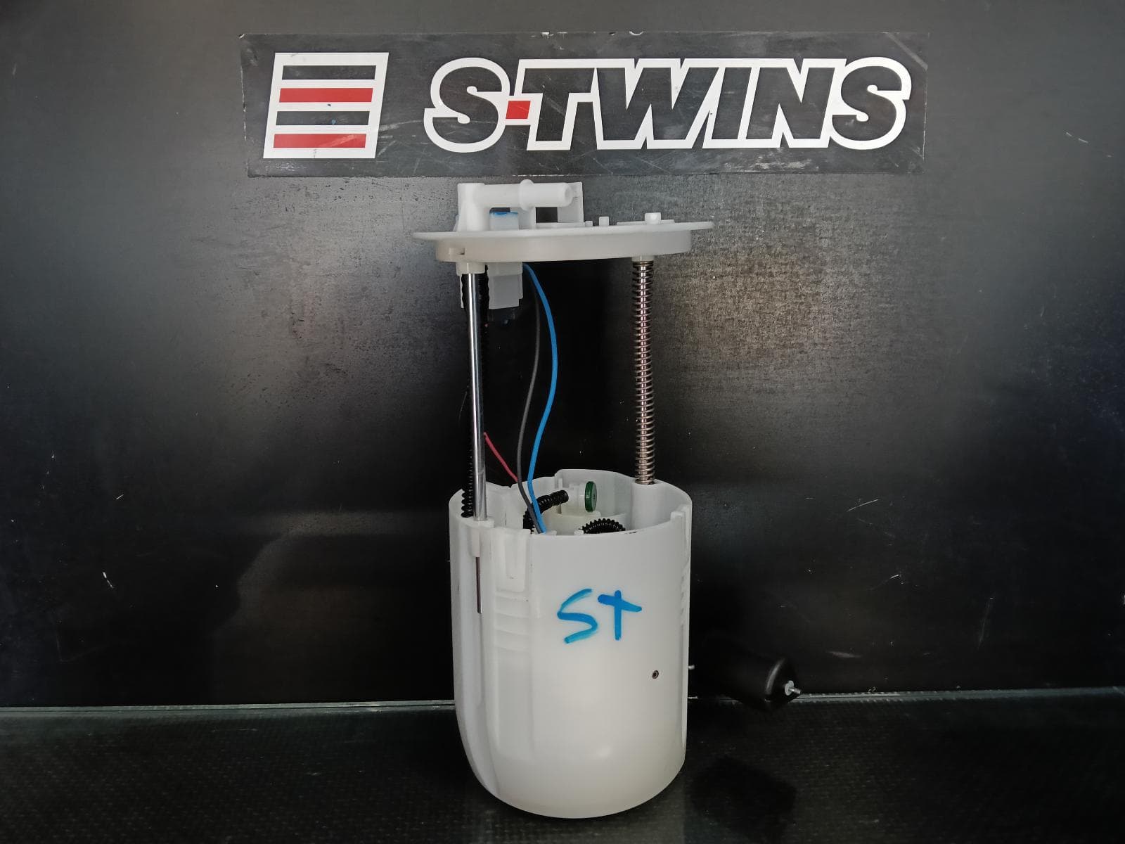 Used auto part listing image: 2024 MITSUBISHI ECLIPSE CROSS FUEL PUMP YA-YB, IN TANK (PUMP & SENDER), PETROL, 1.5, TURBO, 4B40 CODE, 11/17- 0000412397