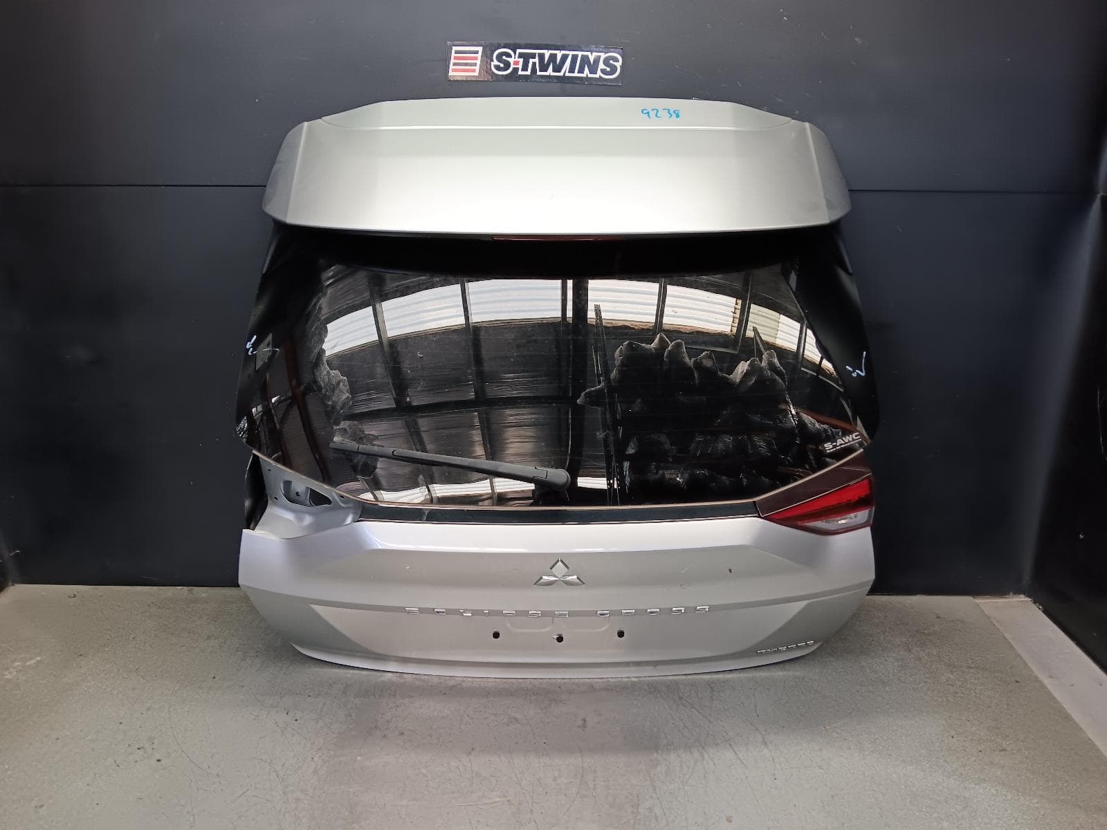 Used auto part listing image: 2024 MITSUBISHI ECLIPSE CROSS BOOTLID TAILGATE TAILGATE, W/ POWER LIFTGATE TYPE, YB, 10/20- 0000410361