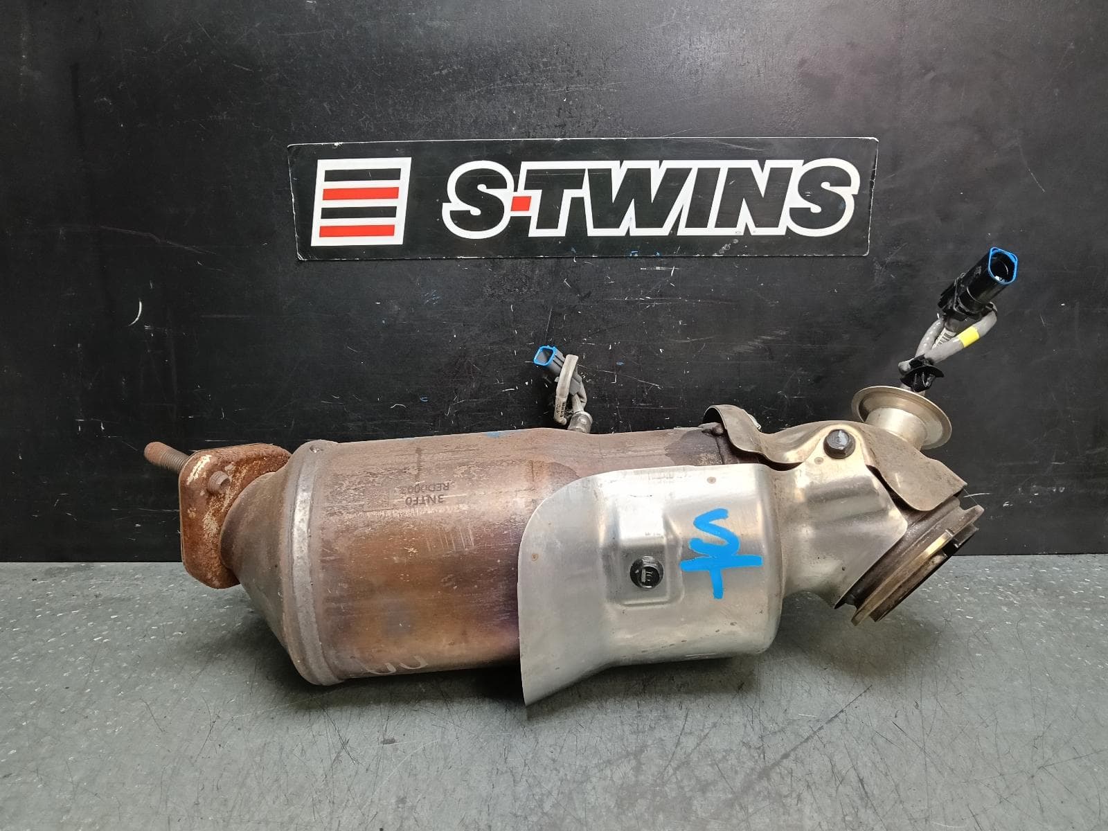 Used auto part listing image: 2022 GENESIS GV80 CATALYTIC CONVERTER JX, 06/20- 0000395062