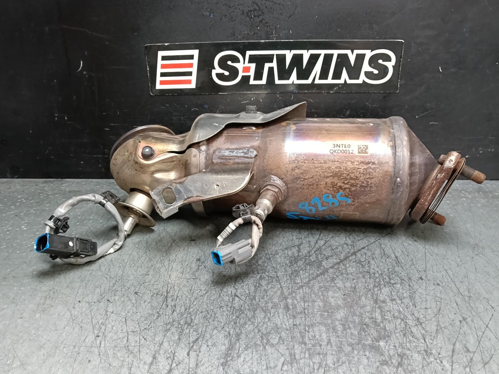 Used auto part listing image: 2022 GENESIS GV80 CATALYTIC CONVERTER JX, 06/20- 0000395063