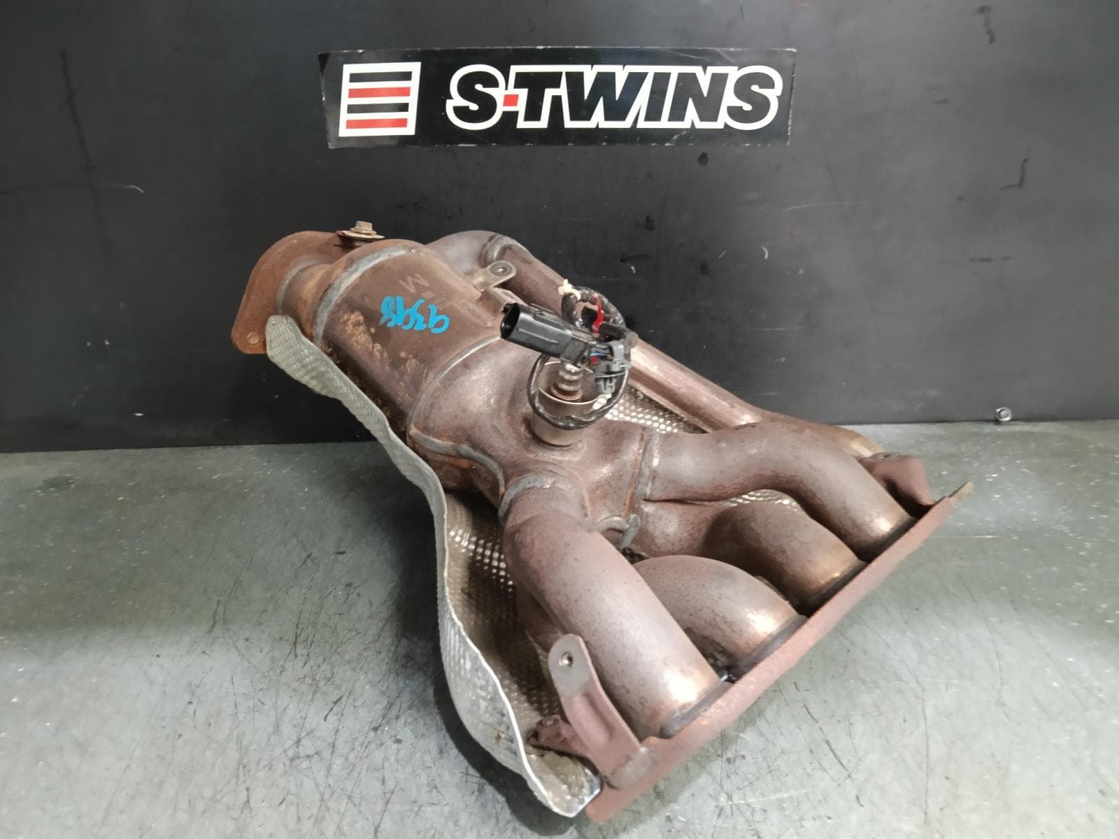 Used auto part listing image: 2020 TOYOTA RAV4 CATALYTIC CONVERTER MANIFOLD-CAT TYPE, 2.5, A25A-FXS, PETROL, HYBRID, AXAH52R/AXAH54R, 11/18- 0000382401