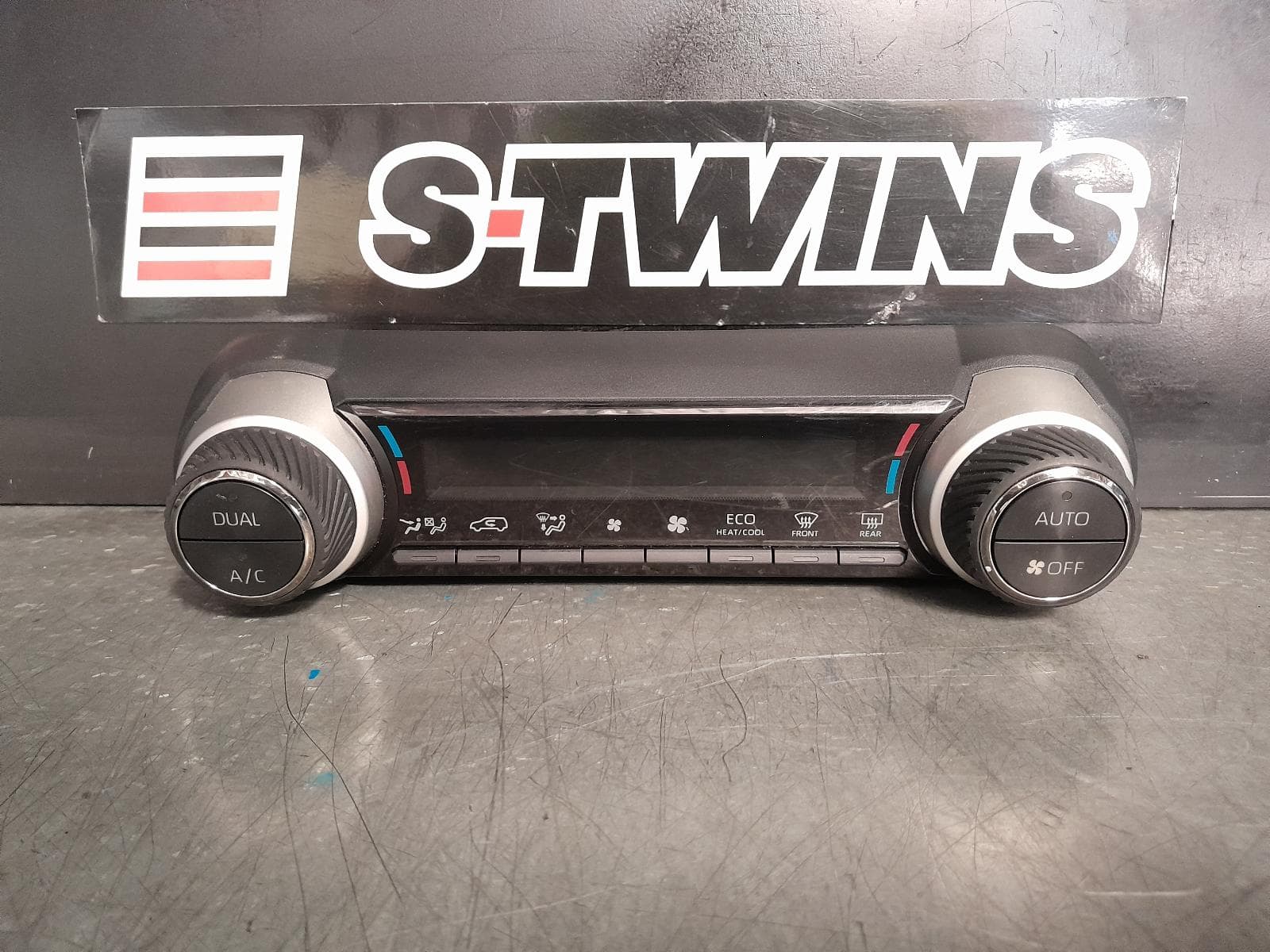 Used auto part listing image: 2020 TOYOTA RAV4 HEATER AC CONTROLS DUAL ZONE CLIMATE CONTROL, XA50, 11/18- 0000365552