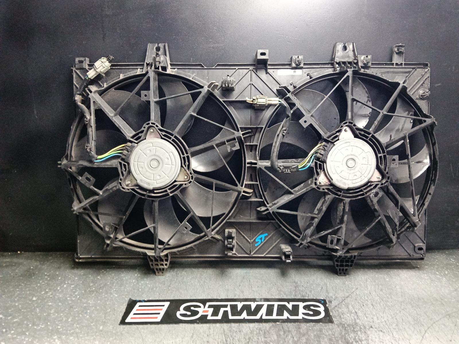 Used auto part listing image: 2017 NISSAN XTRAIL FAN DUAL FAN ASSY, T32, PETROL, 2.0/2.5, 02/14-07/22 0000404695