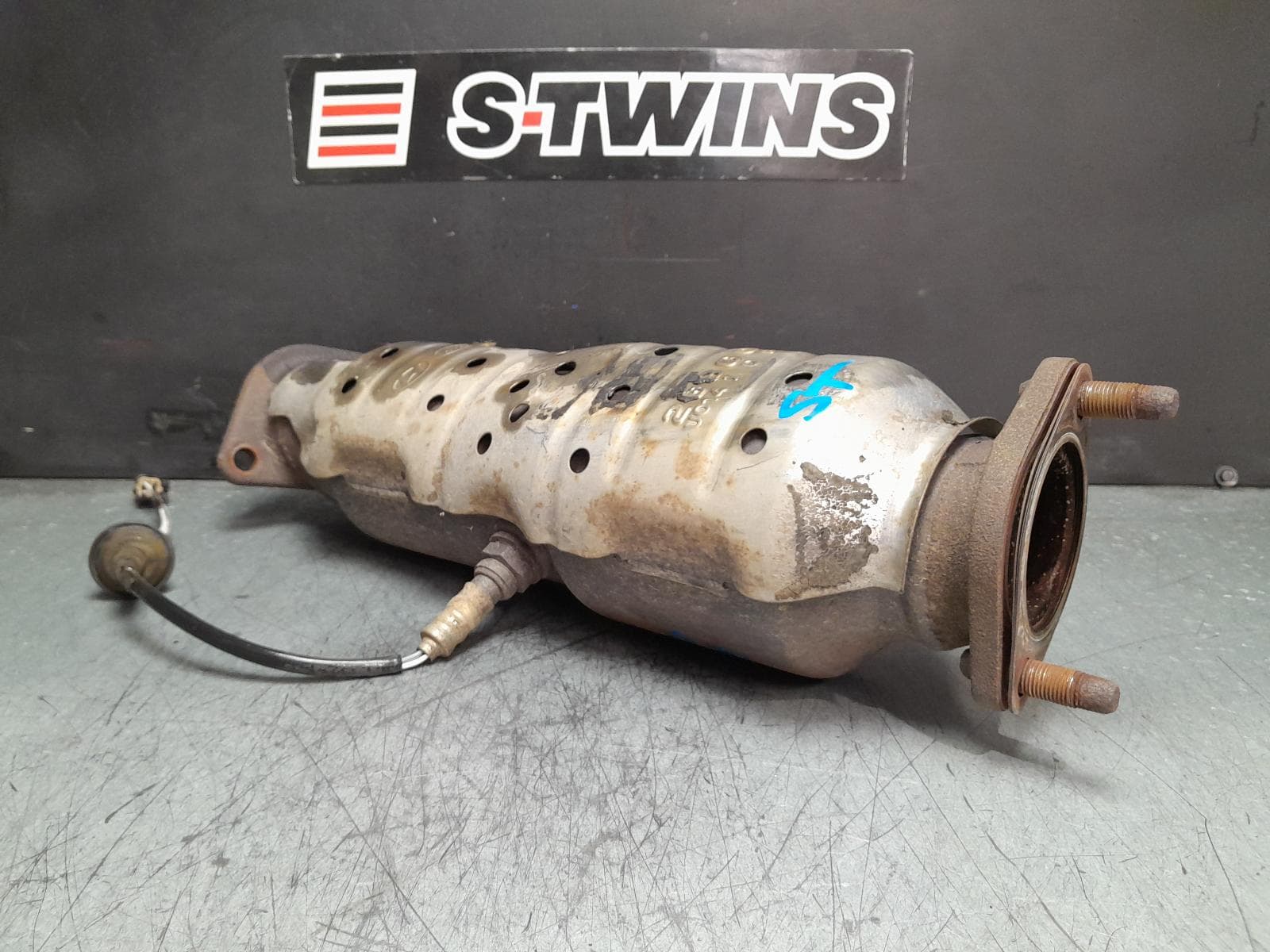 Used auto part listing image: 2013 KIA SPORTAGE CATALYTIC CONVERTER UNDER CAR-CAT TYPE, 2.0, G4KD, PETROL, SL, 05/10-04/14 0000377884