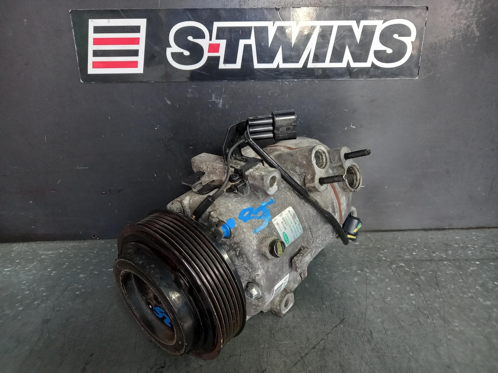 Used auto part listing image: 2015 KIA SPORTAGE A C COMPRESSOR SL, 2.0, G4NC, PETROL, HVCC BRAND, 02/14-10/15 0000360509