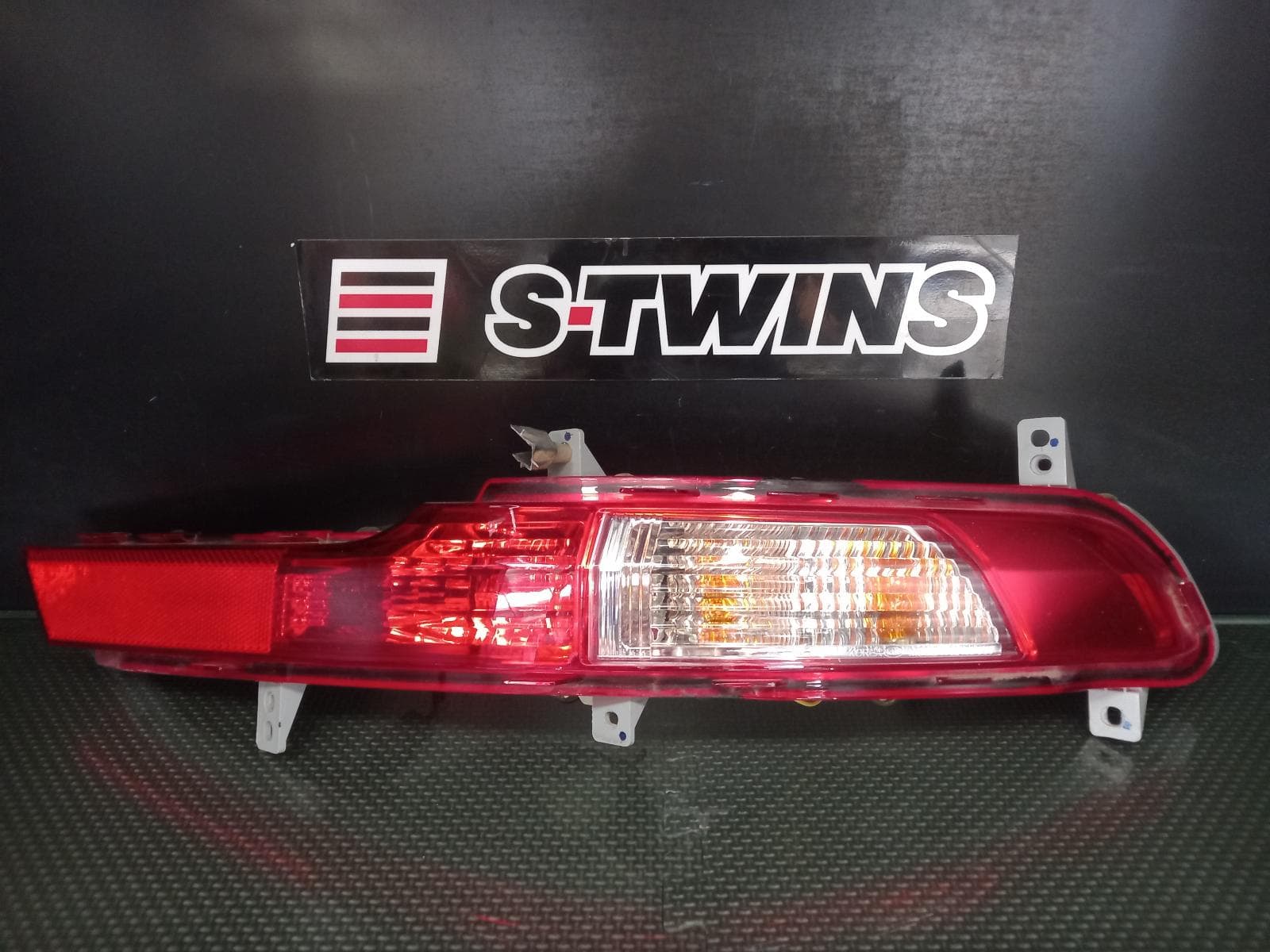 Used auto part listing image: 2015 KIA SPORTAGE RIGHT TAILLIGHT SL, IN BUMPER FOGLAMP, W/ REVERSE LIGHT, 06/13-10/15 0000360426