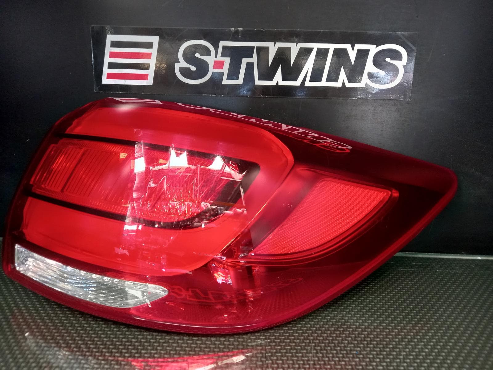 Used auto part listing image: 2015 KIA SPORTAGE RIGHT TAILLIGHT SL, IN BODY, Si/SLi/PREMIUM, 02/14-10/15 0000360523