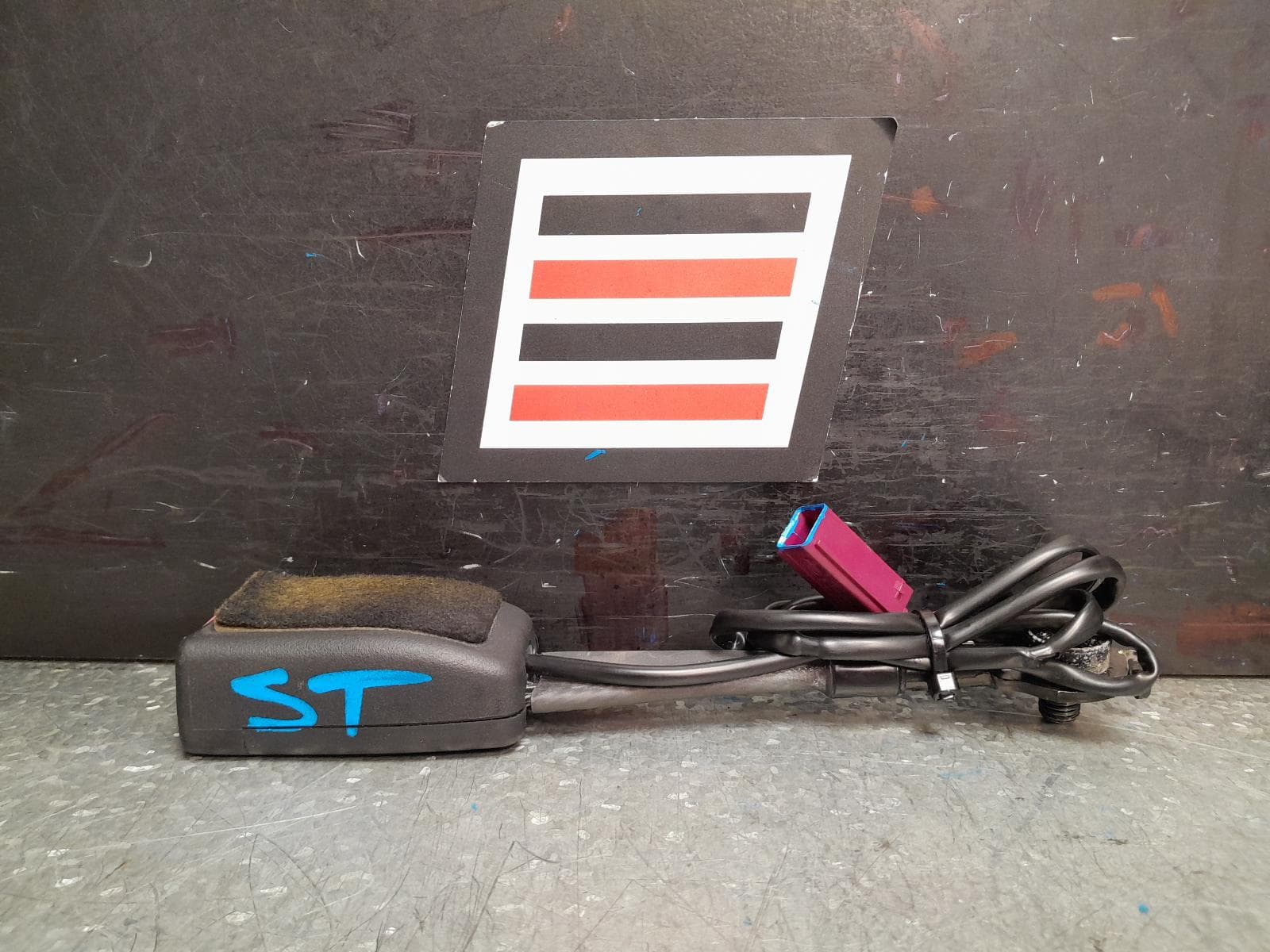Used auto part listing image: 2015 MAZDA BT50 SEAT BELT STALK RH FRONT, SEAT BELT STALK ONLY, DUAL CAB, UP-UR, BUCKET SEAT TYPE, 10/11-06/20 0000371512