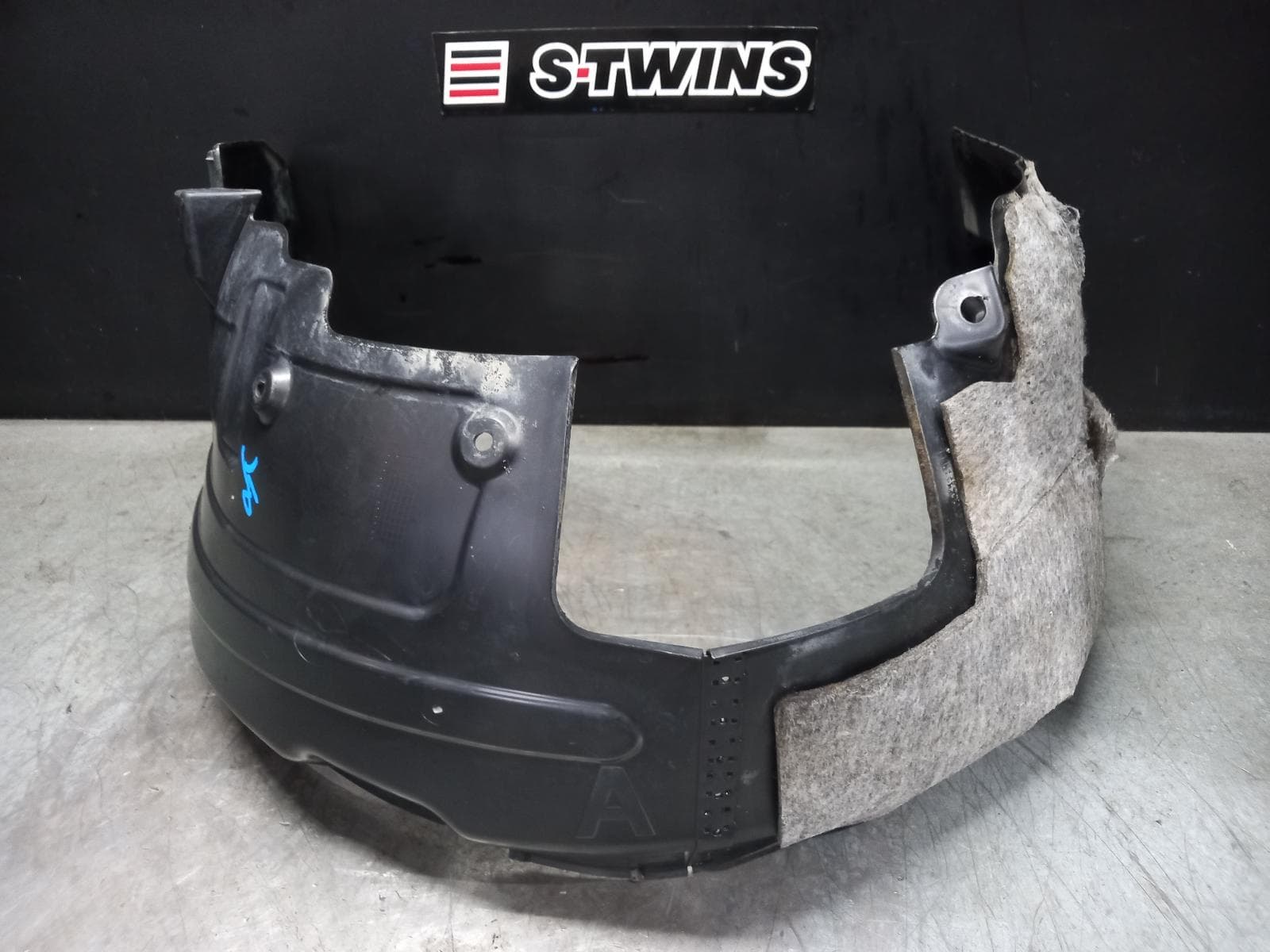 Used auto part listing image: 2014 HYUNDAI IX35 LEFT GUARD LINER FRONT, LM SERIES, 11/09-01/16 0000375961