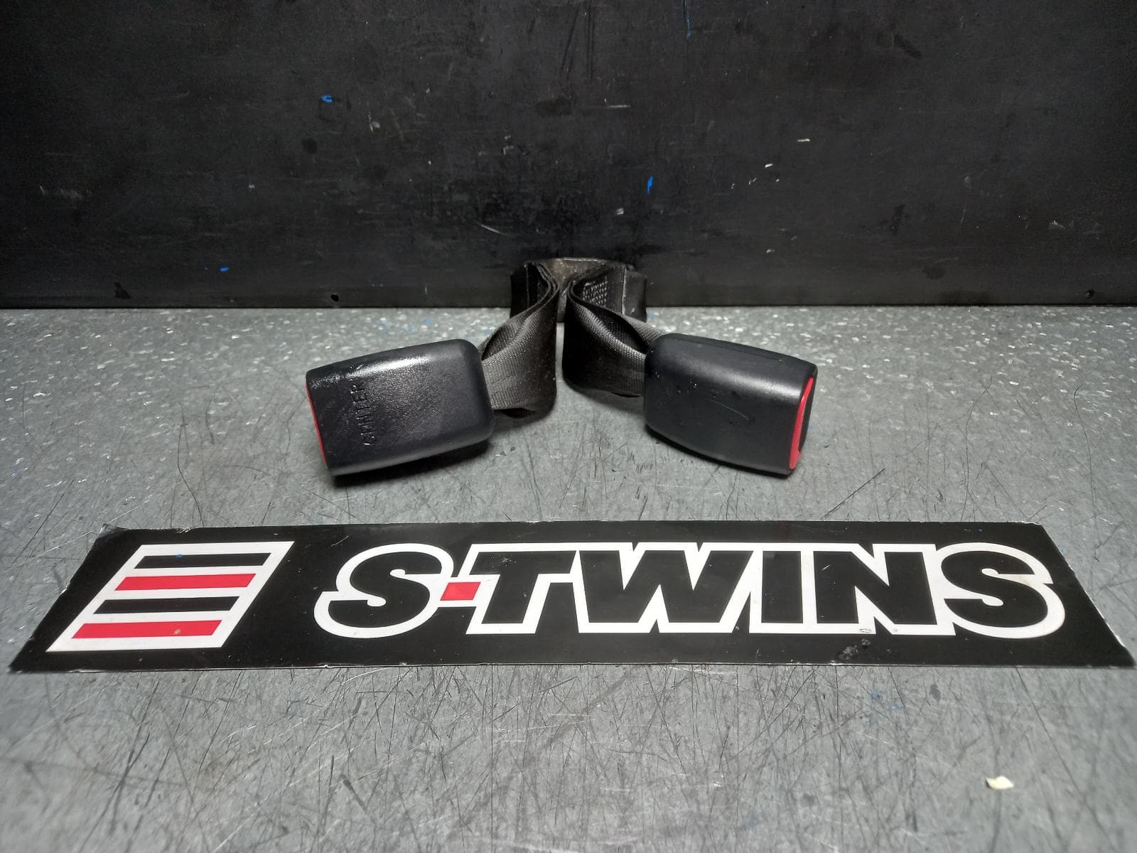 Used auto part listing image: 2014 HYUNDAI IX35 SEAT BELT STALK LH REAR/CENTRE REAR, SEAT BELT STALK ONLY, LM SERIES, 11/09-01/16 0000375970