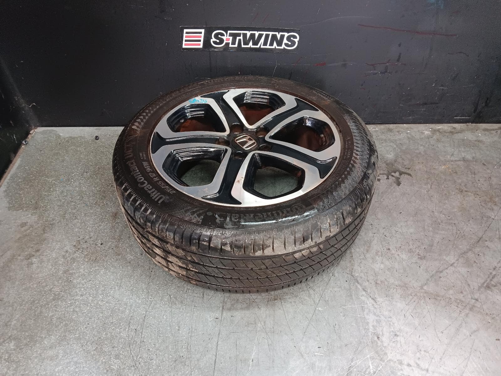 Used auto part listing image: 2015 HONDA HRV WHEEL MAG FACTORY, 17X7IN, VTi-L/VTi-LX, 12/14-10/21 0000399698