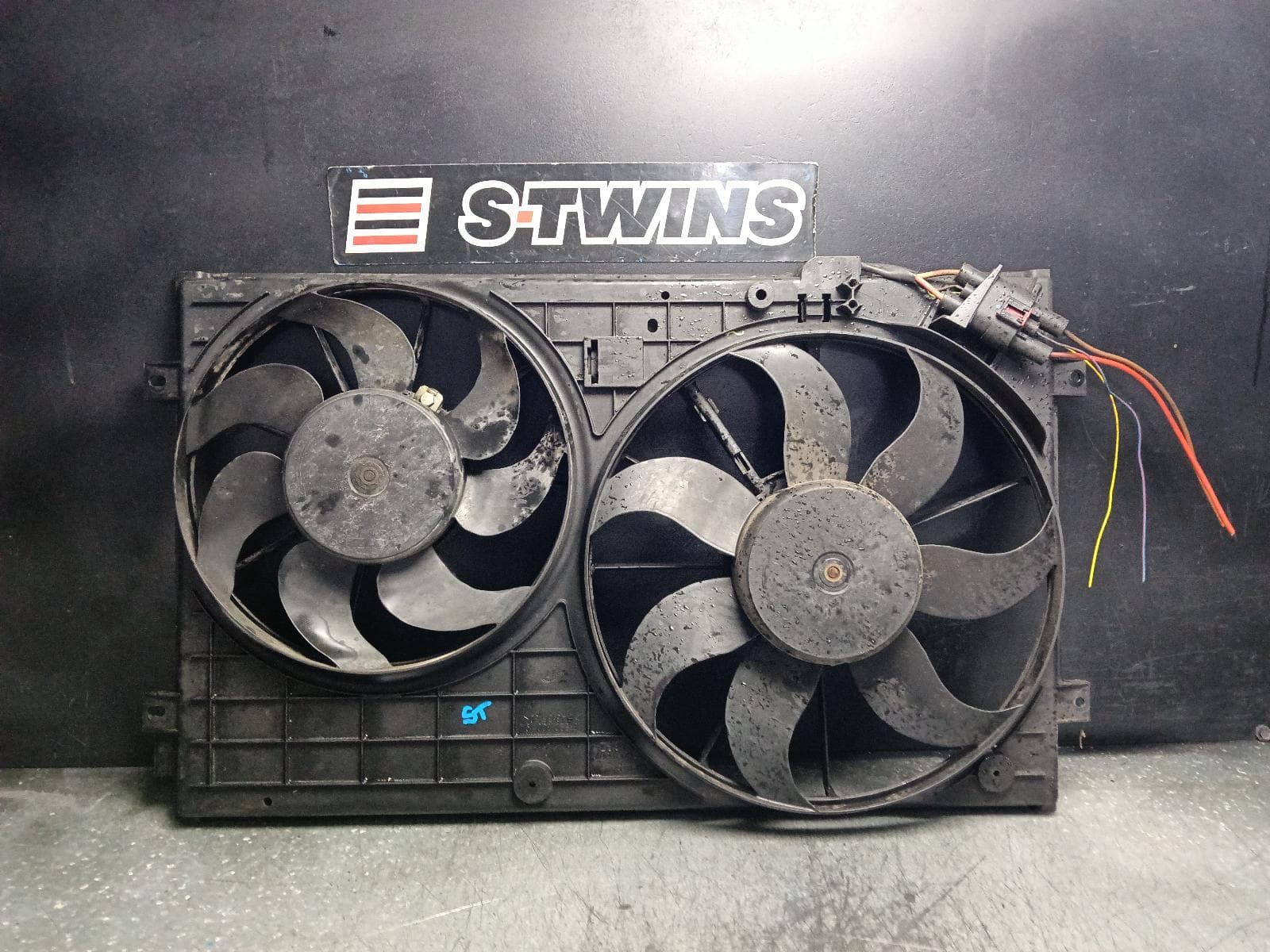 Used auto part listing image: 2018 VOLKSWAGEN CADDY FAN DUAL FAN ASSY, 1.2/1.4, PETROL, 2KN, 07/15-02/21 0000404807