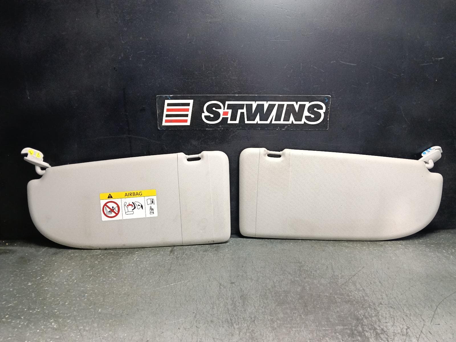 Used auto part listing image: 2018 VOLKSWAGEN CADDY SUNVISOR 2KN, PAIR, 07/15-02/21 0000404813