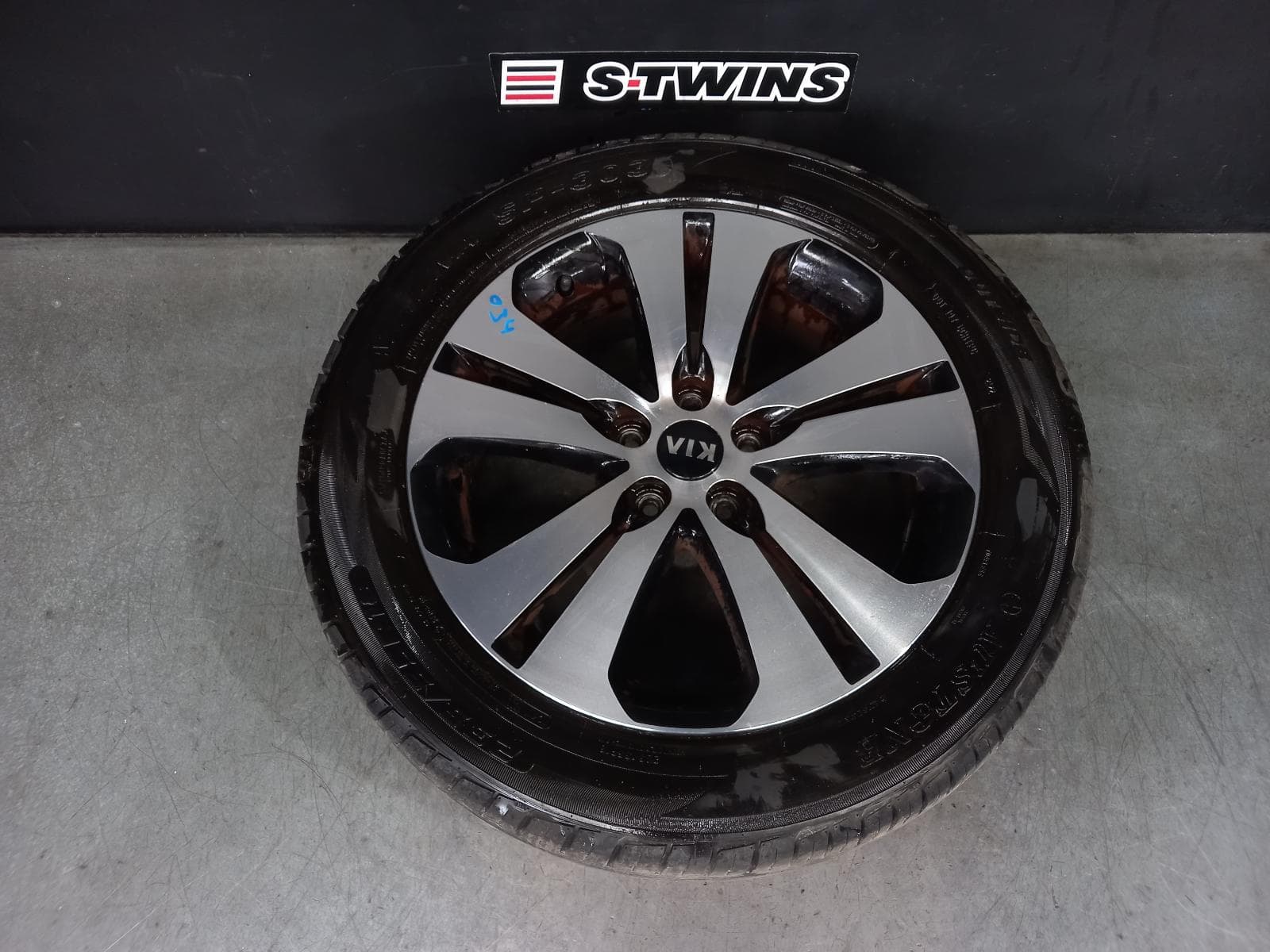 Used auto part listing image: 2011 KIA SPORTAGE WHEEL MAG FACTORY, 18X6.5IN, PLATINUM, SL, 05/10-10/15 0000373867