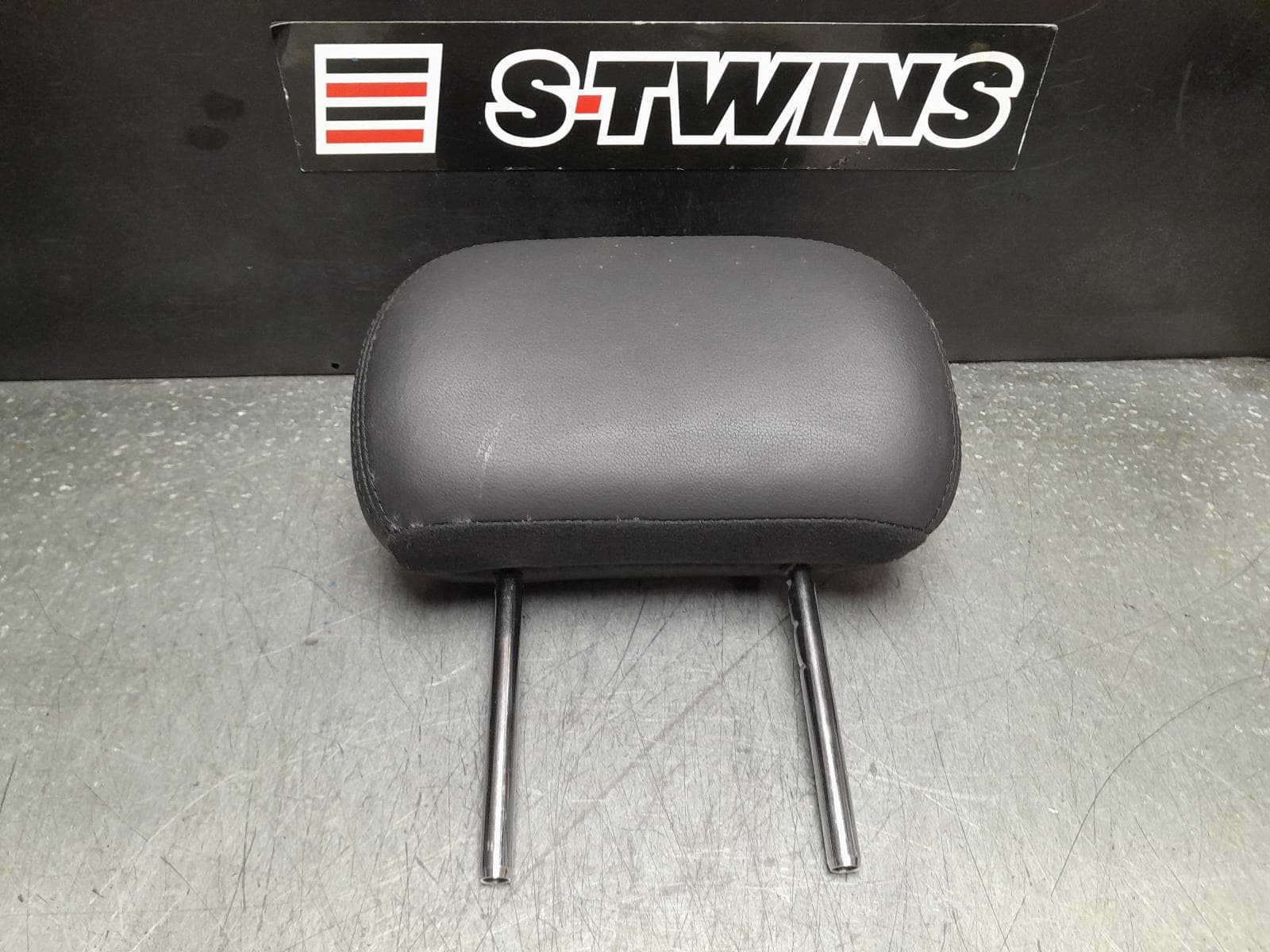Used auto part listing image: 2011 KIA SPORTAGE HEADREST LH REAR, LEATHER TYPE, SL, 05/10-10/15 0000373876