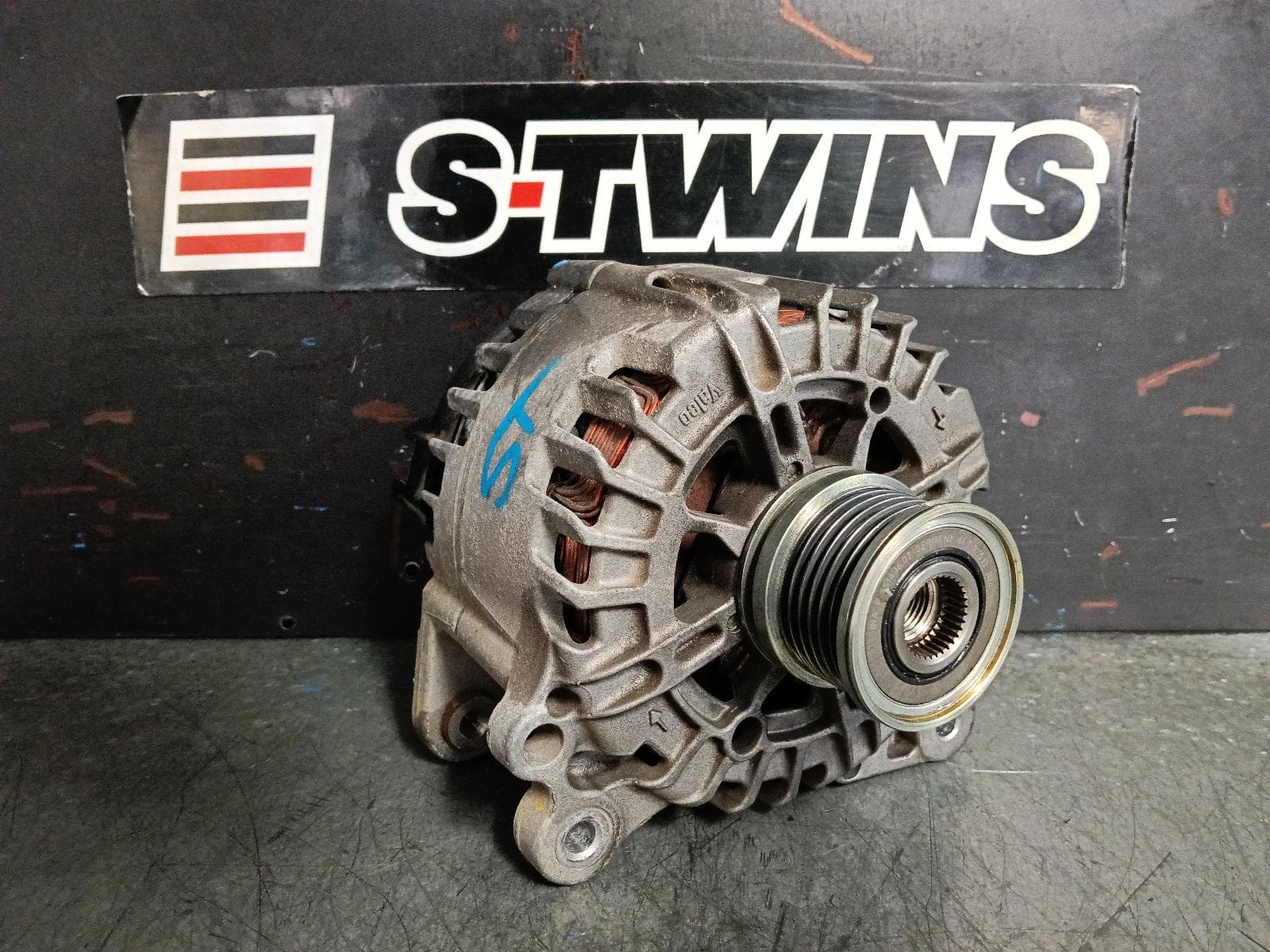 Used auto part listing image: 2019 VOLKSWAGEN AMAROK ALTERNATOR DIESEL, 2.0, CNFB/CNEA/CSHA CODE, 2H, 10/10-09/22 0000396015
