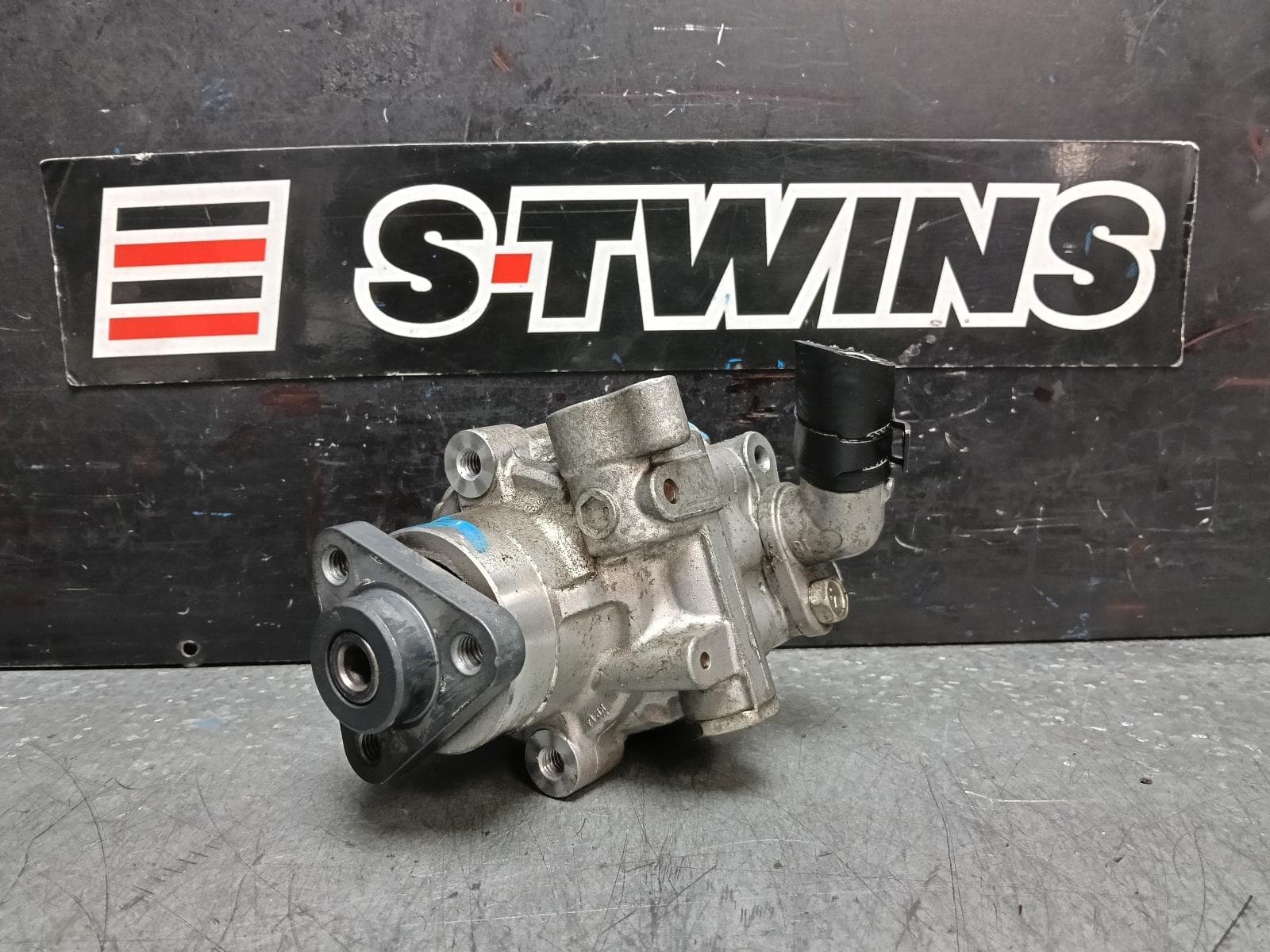 Used auto part listing image: 2019 VOLKSWAGEN AMAROK STEERING PUMP 2H, DIESEL, 2.0, TURBO, 10/10-09/22 0000396017