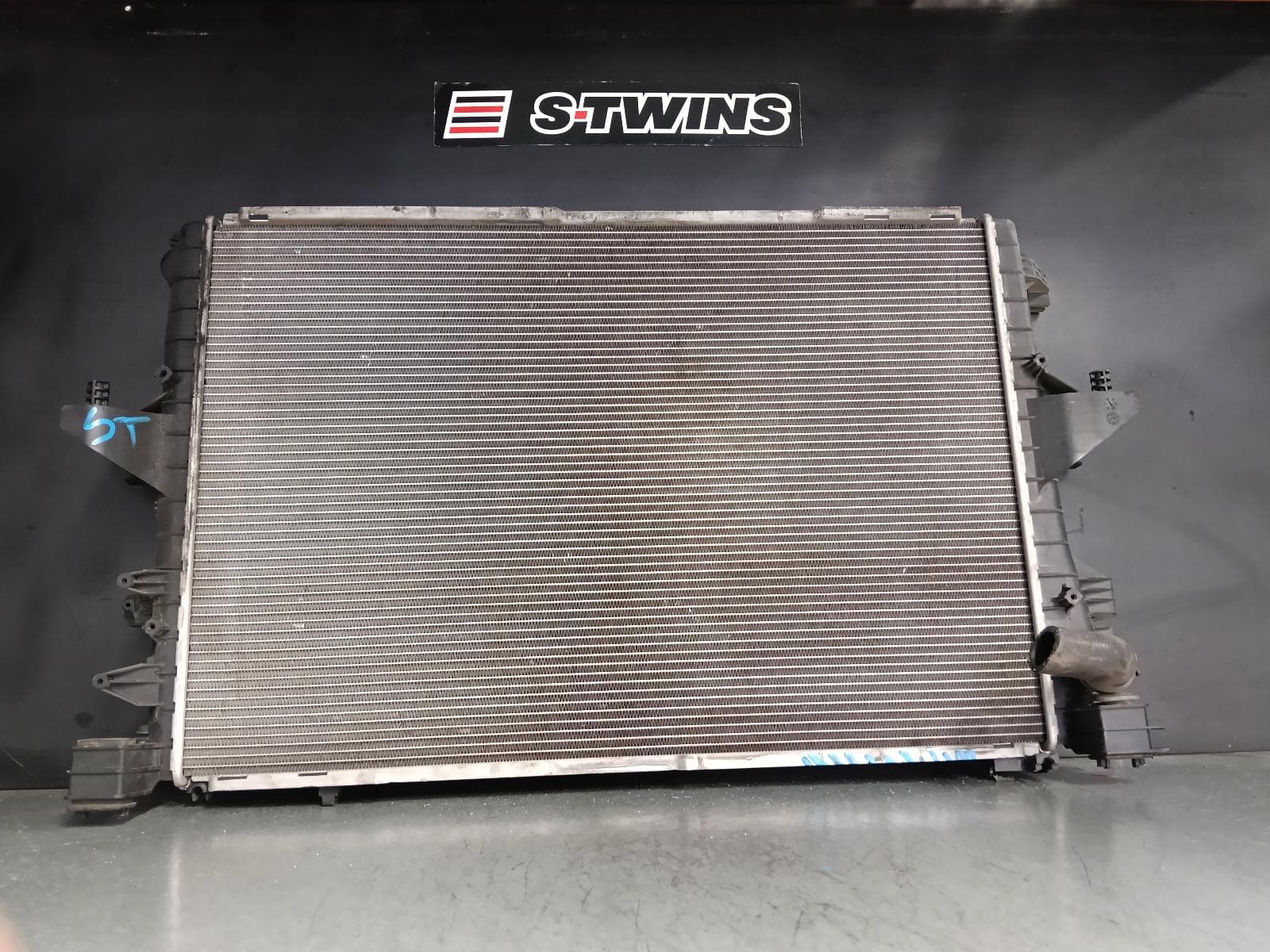 Used auto part listing image: 2010 VOLKSWAGEN TRANSPORTER RADIATOR AUTO/MANUAL, 2.0, DIESEL, T5, 12/09-06/15 0000380984