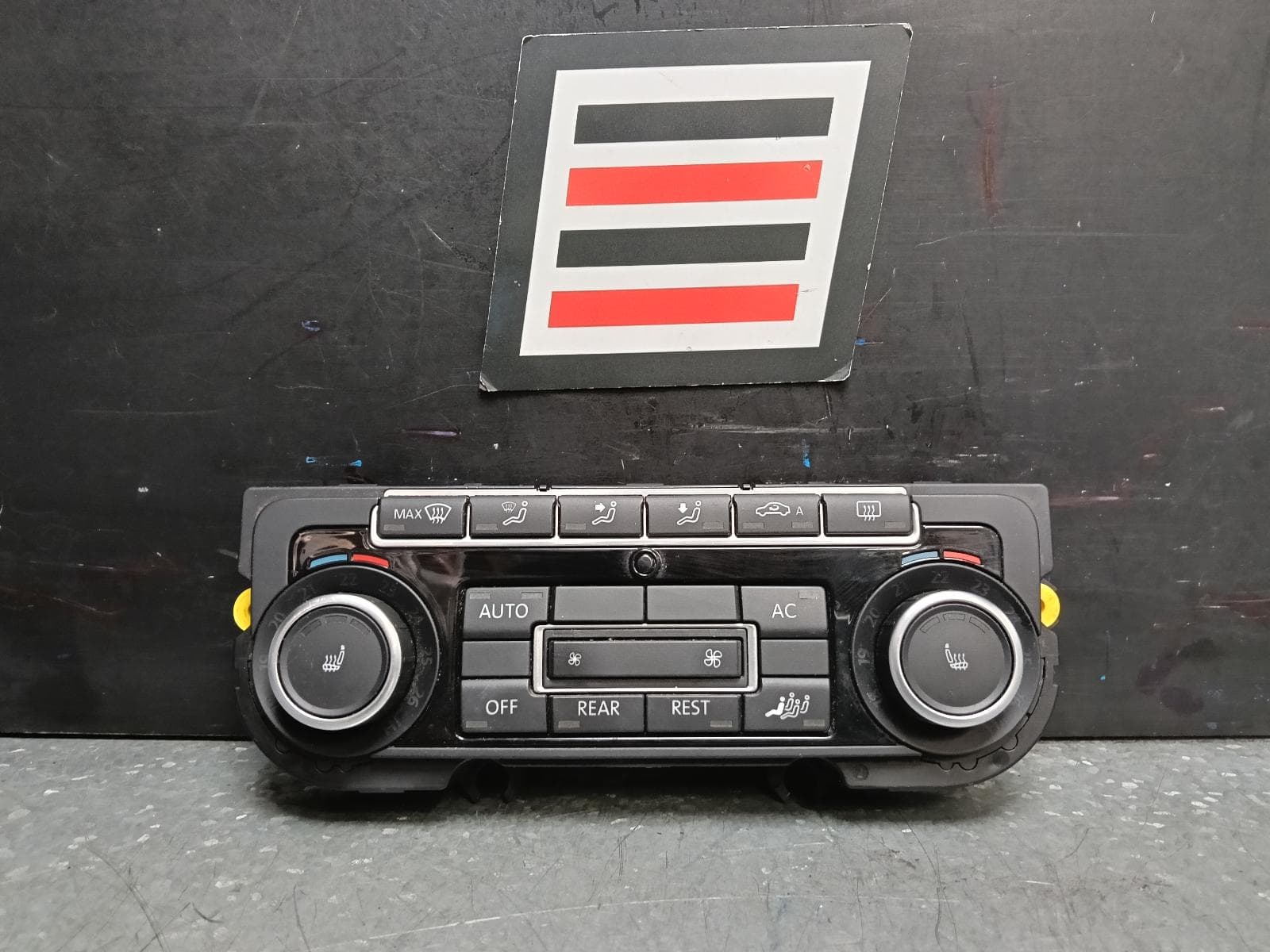 Used auto part listing image: 2010 VOLKSWAGEN TRANSPORTER HEATER AC CONTROLS FRONT, MULTIVAN, W/ CLIMATE CONTROL TYPE, NON DISPLAY TYPE, T5, 08/04-02/10 0000381003