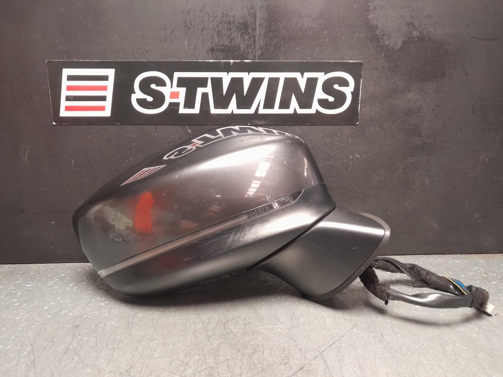 Used auto part listing image: 2017 MAZDA CX5 RIGHT DOOR MIRROR W/ POWER FOLD, NON CAMERA TYPE, COLOUR CODED, KF, 02/17- 0000359837