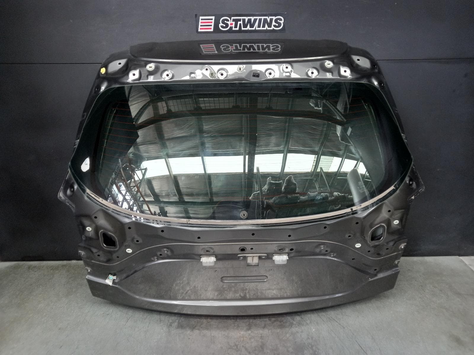 Used auto part listing image: 2017 MAZDA CX5 BOOTLID TAILGATE TAILGATE, W/ POWER LIFTGATE TYPE, KF, 02/17-08/21 0000359740