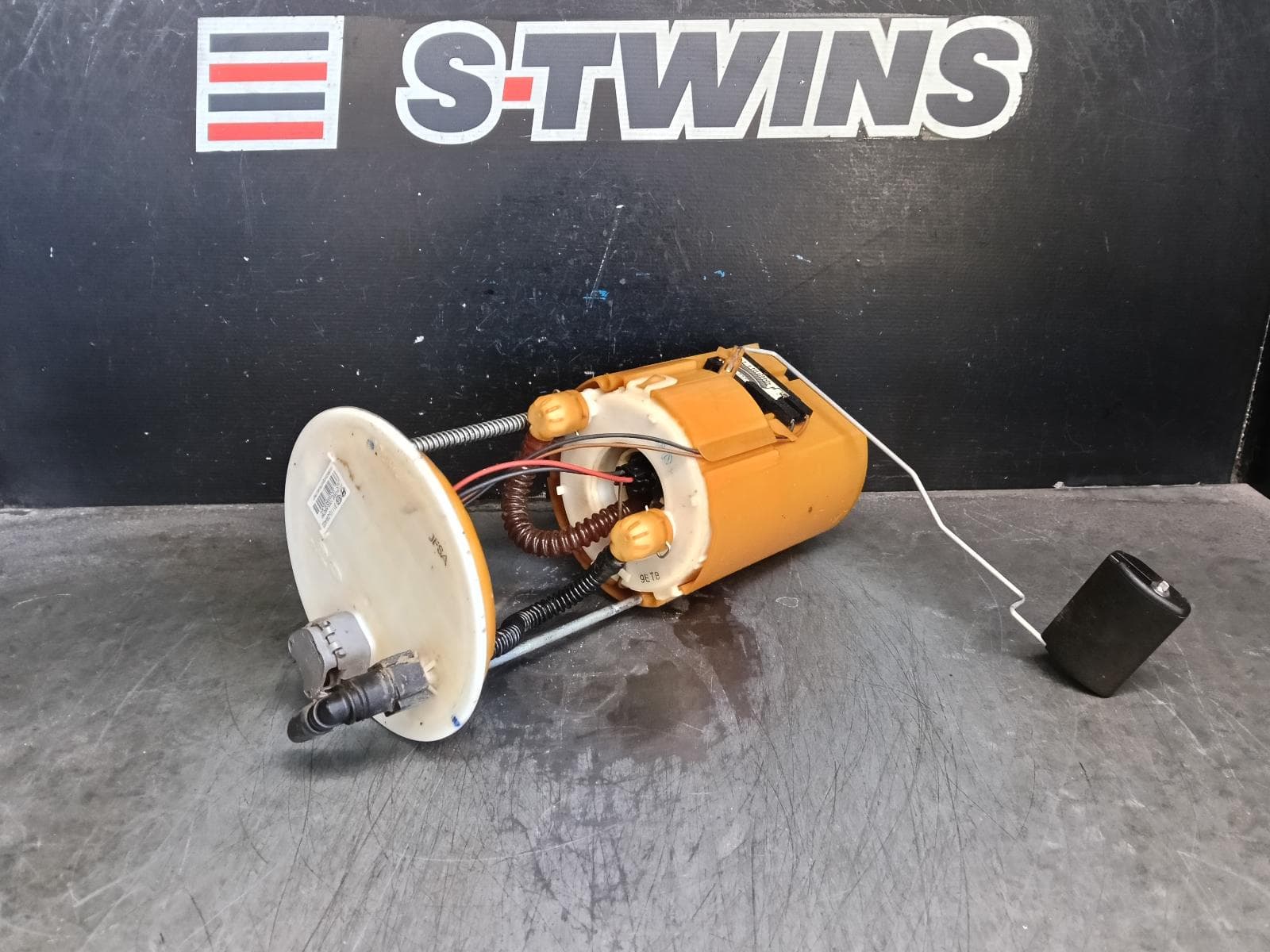 Used auto part listing image: 2013 HYUNDAI SANTA FE FUEL PUMP PETROL, 2.4, G4KJ, DM, IN TANK (PUMP & SENDER), 06/12-02/18 0000414244
