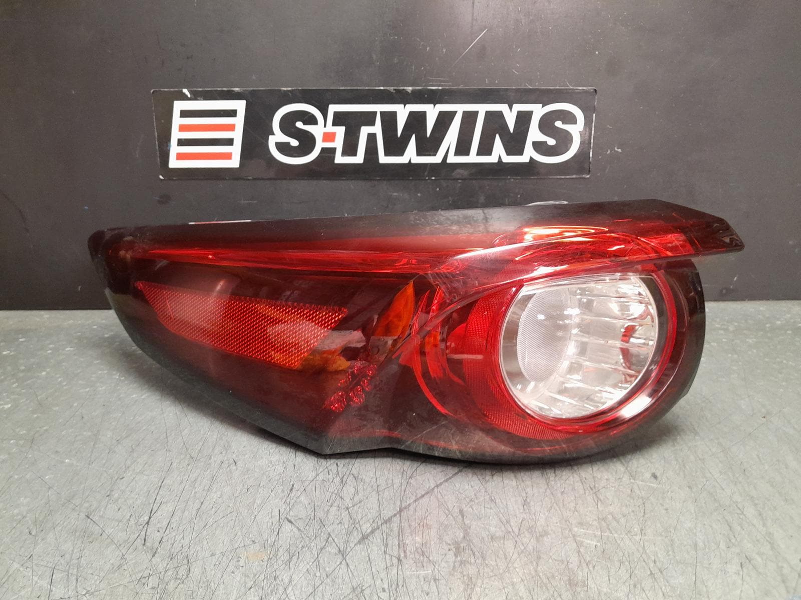 Used auto part listing image: 2017 MAZDA CX9 LEFT TAILLIGHT TC, IN BODY, LED TYPE, 07/16-12/24 0000362369